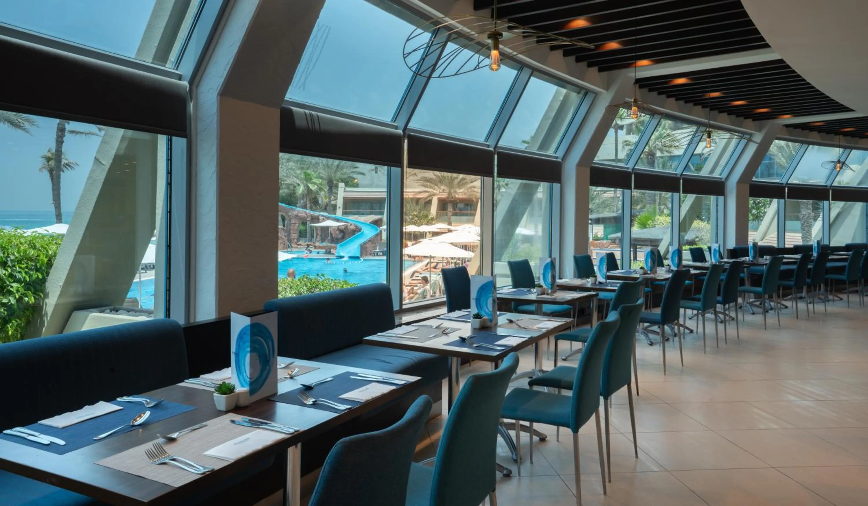 Restaurant/places to eat in Occidental Sharjah Grand