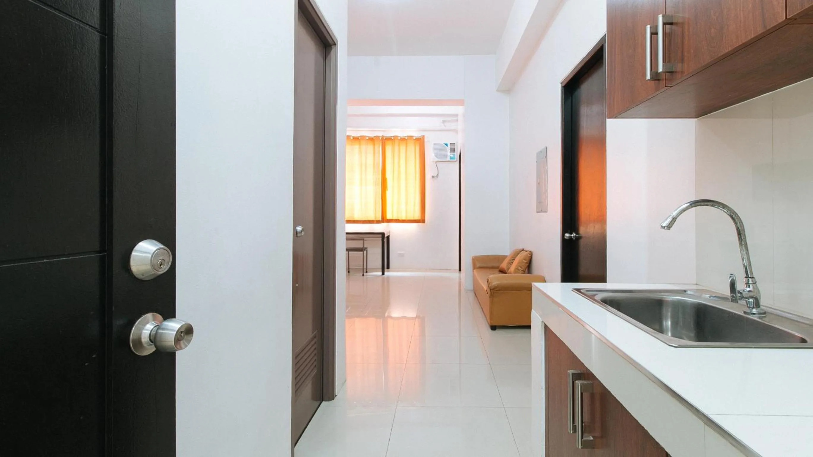 Kitchen or kitchenette in RedDoorz @ Jardin LRT Tayuman Manila