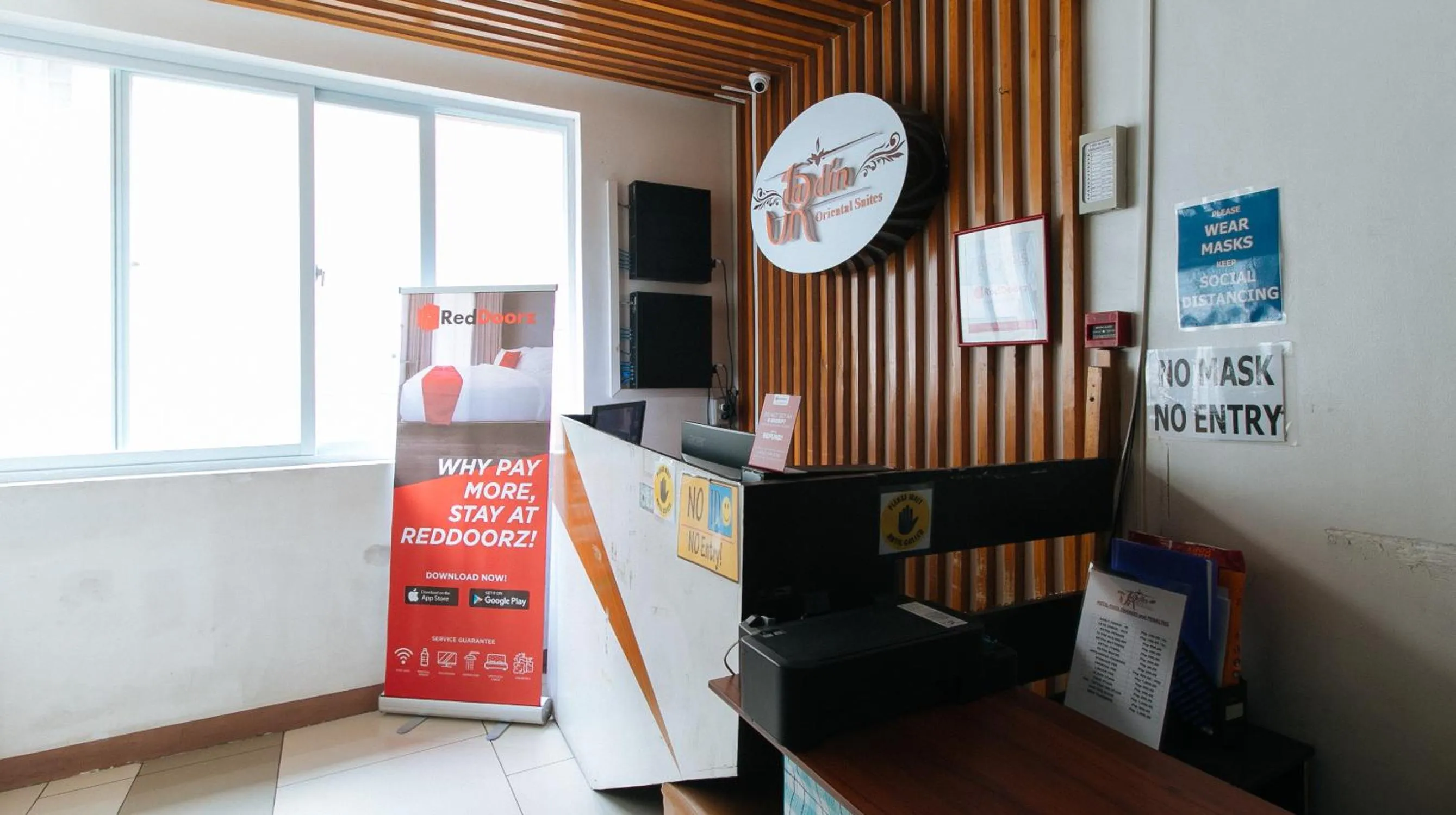 Lobby or reception in RedDoorz @ Jardin LRT Tayuman Manila