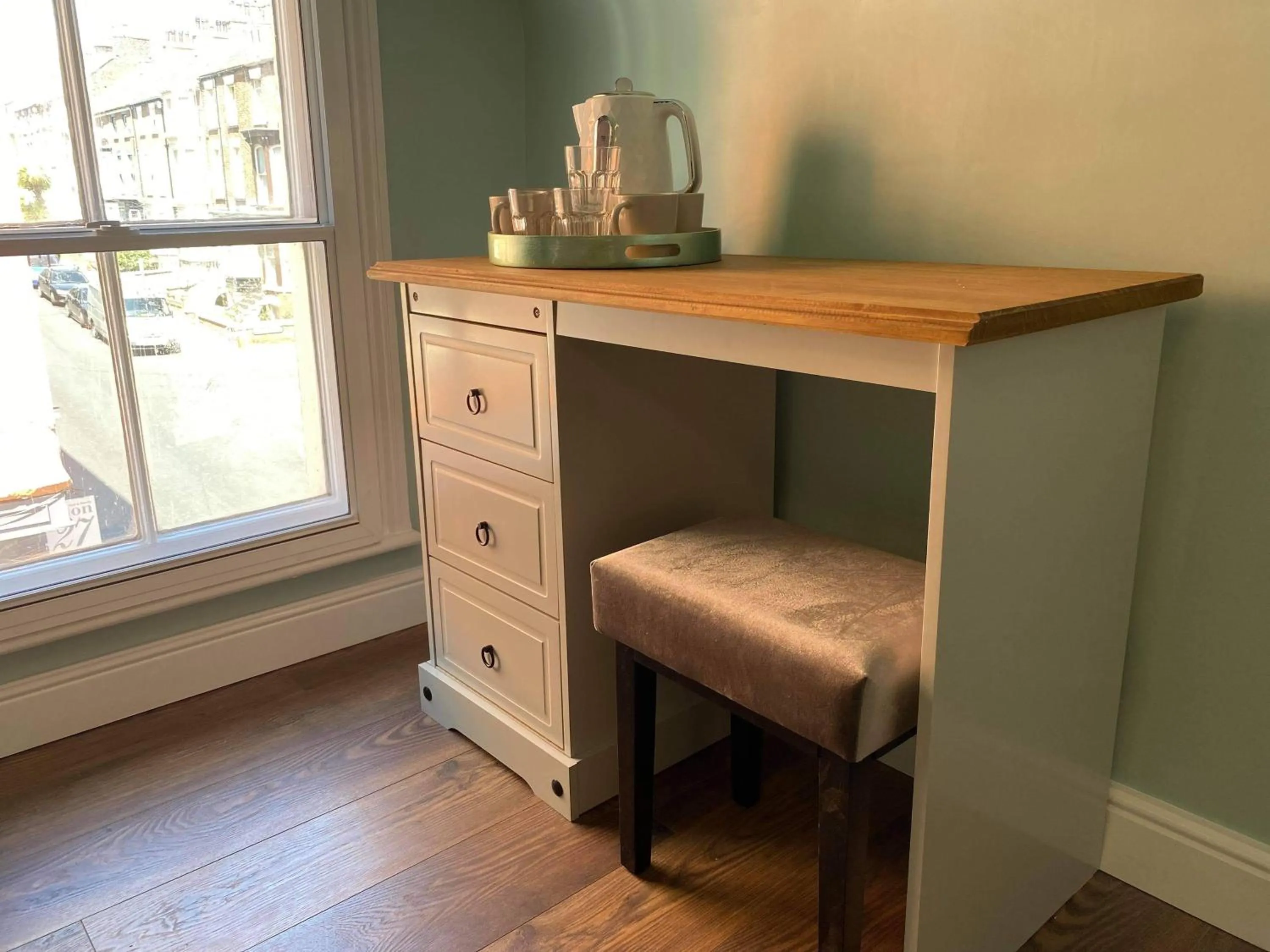 Coffee/tea facilities in The Black Swan Hotel