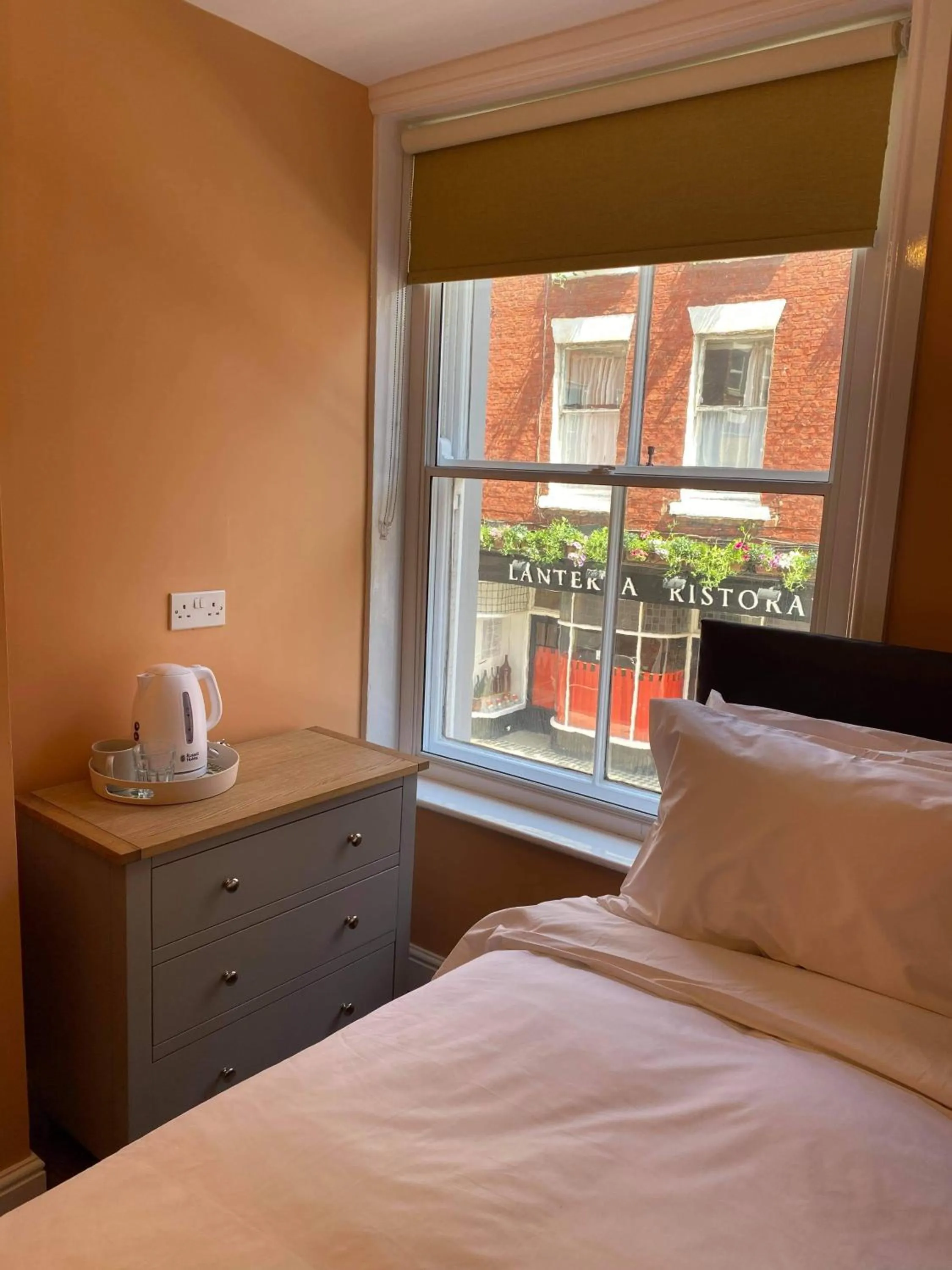 Bed in The Black Swan Hotel