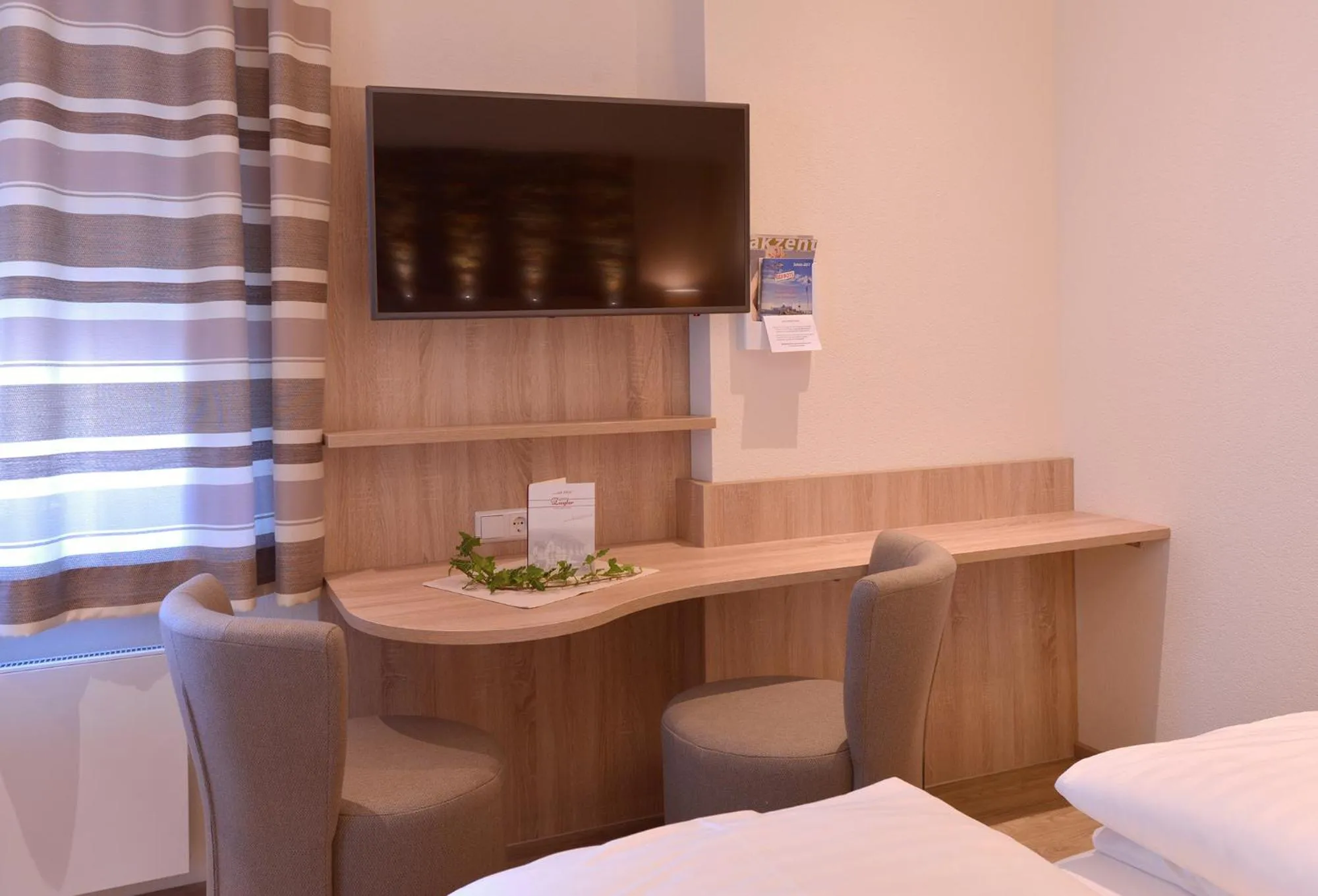 TV and multimedia, Bed in Gasthof Ziegler Hotel & Restaurant