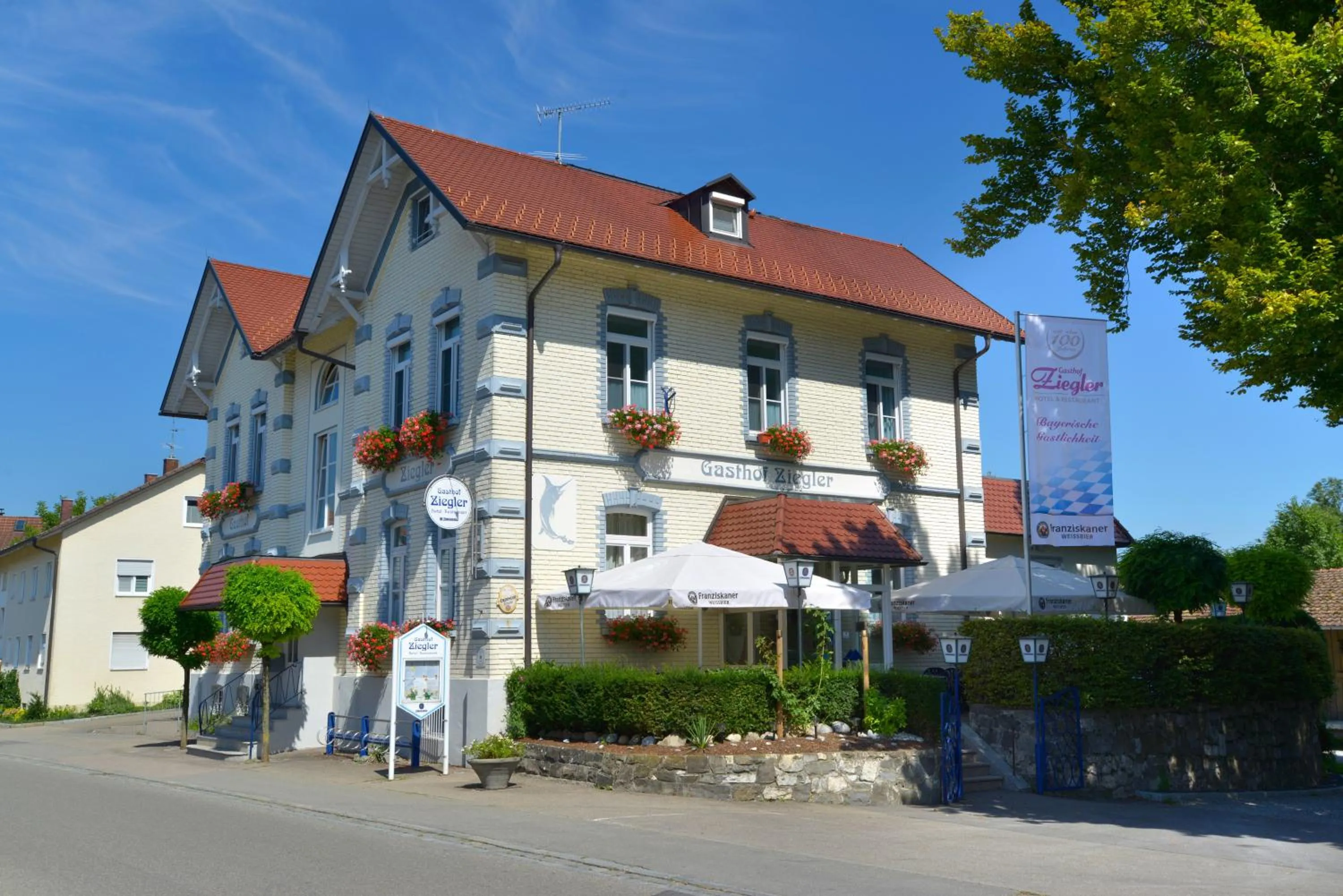 Facade/entrance in Gasthof Ziegler Hotel & Restaurant