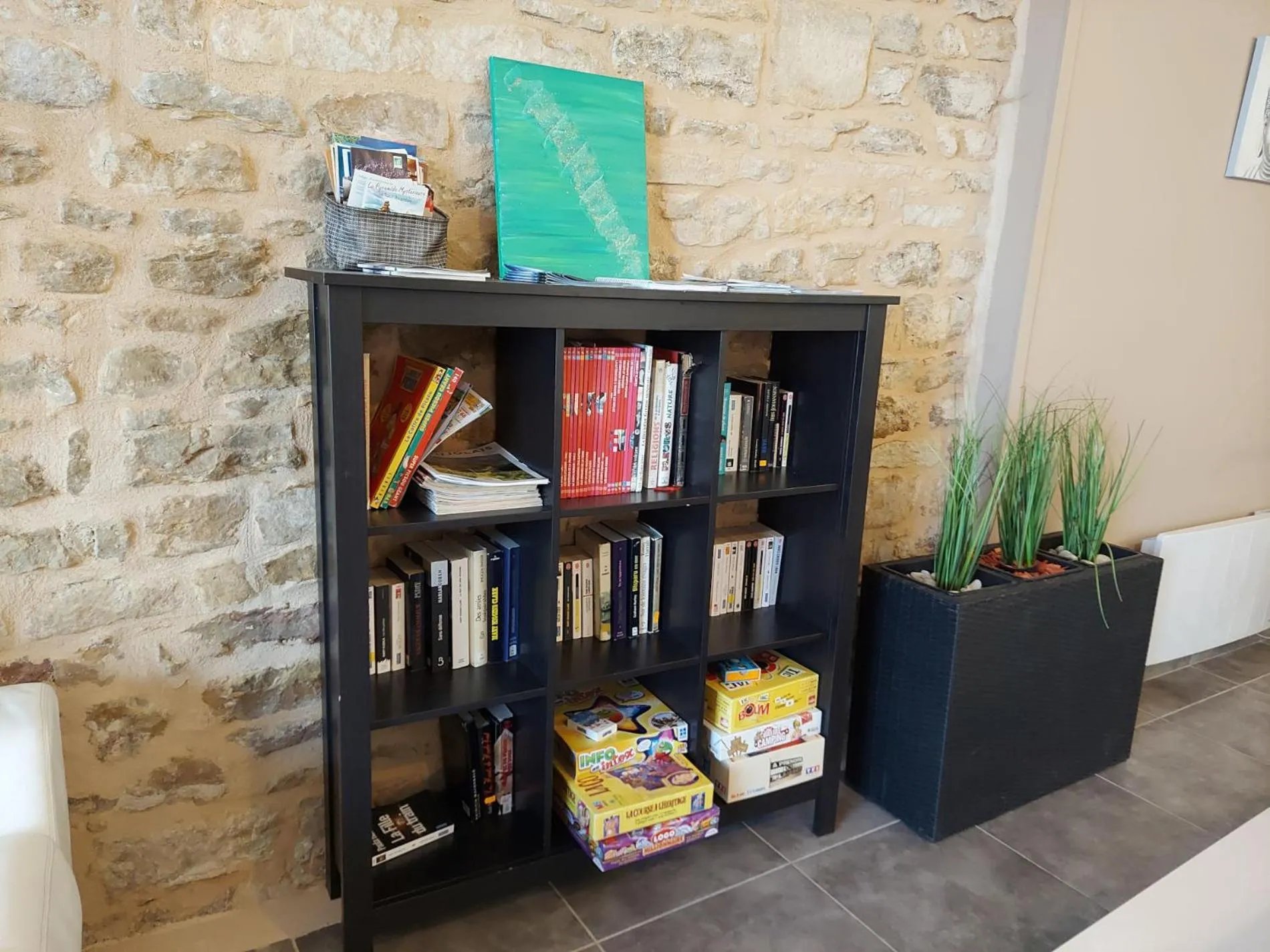 Library in Appartement Bagnols - Les Meublés des Pierres Dorées