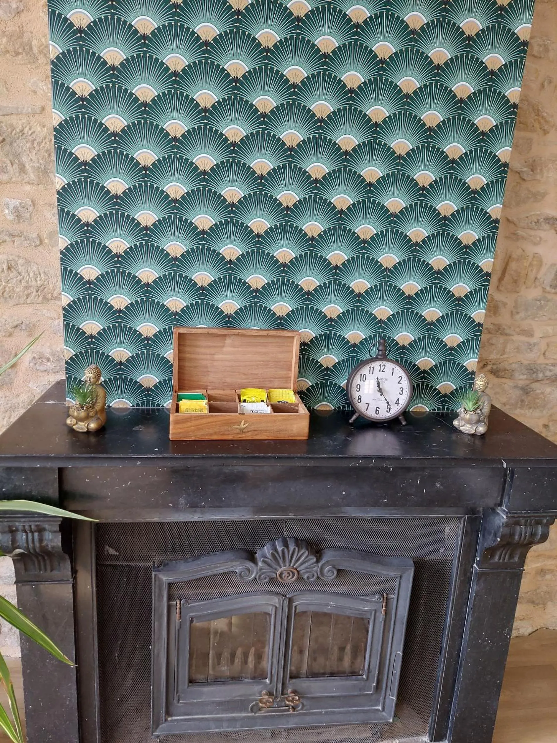 Communal lounge/ TV room in Appartement Bagnols - Les Meublés des Pierres Dorées