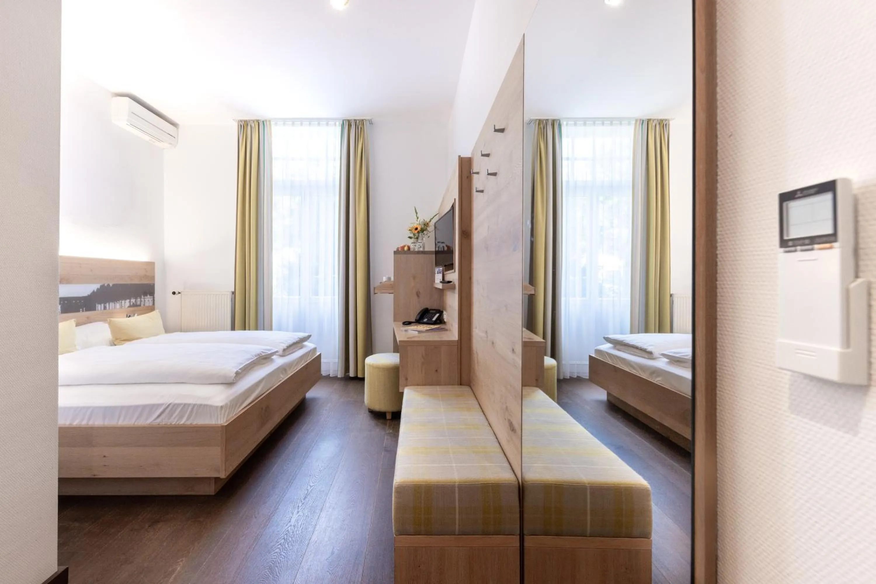 air conditioner, Bed in Villa Benz Hotel garni