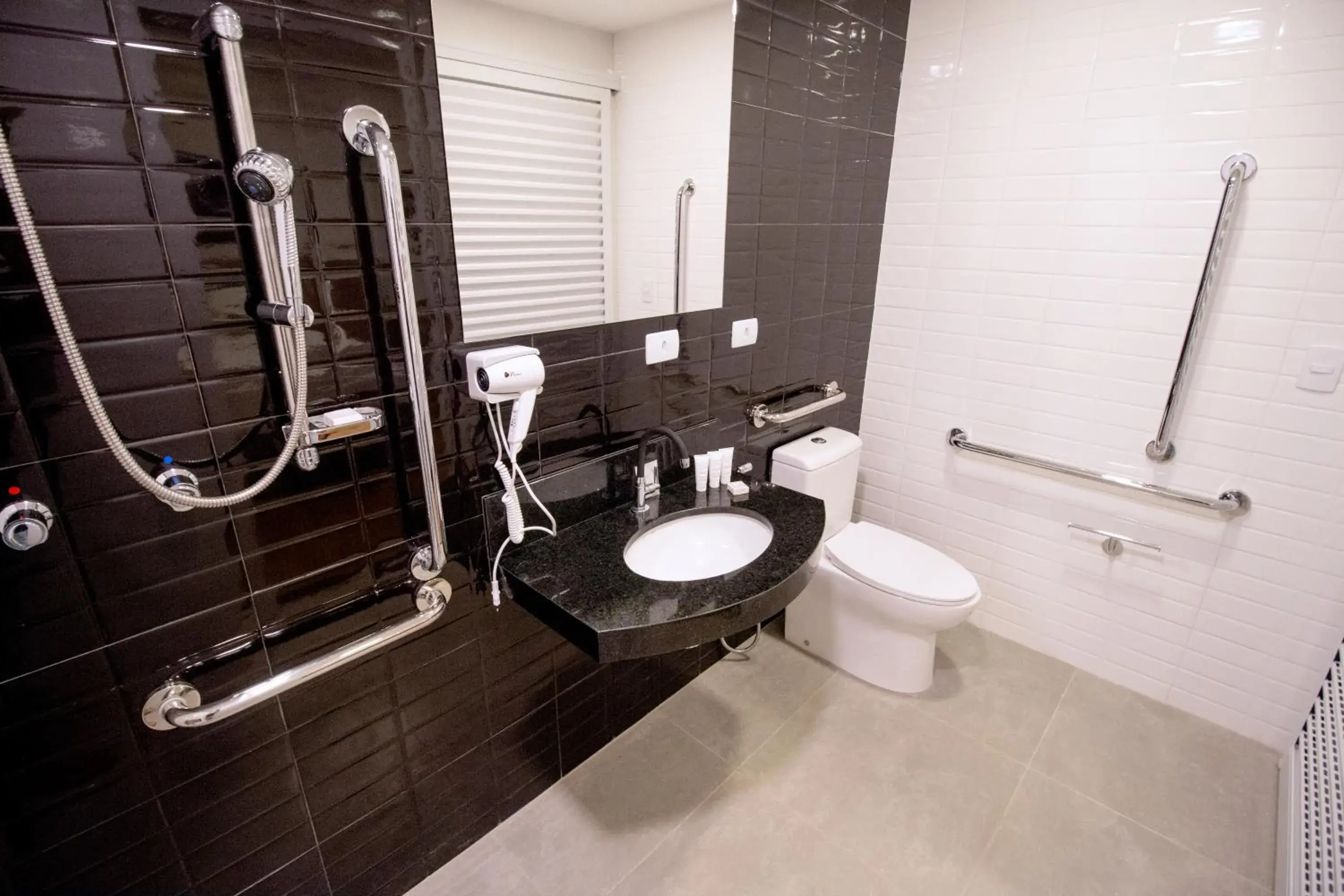 Deluxe Queen Suite - Disability Access in Promenade Bonito All Suites Deluxe Queen Suite - Disability Access in Promenade Bonito All Suites