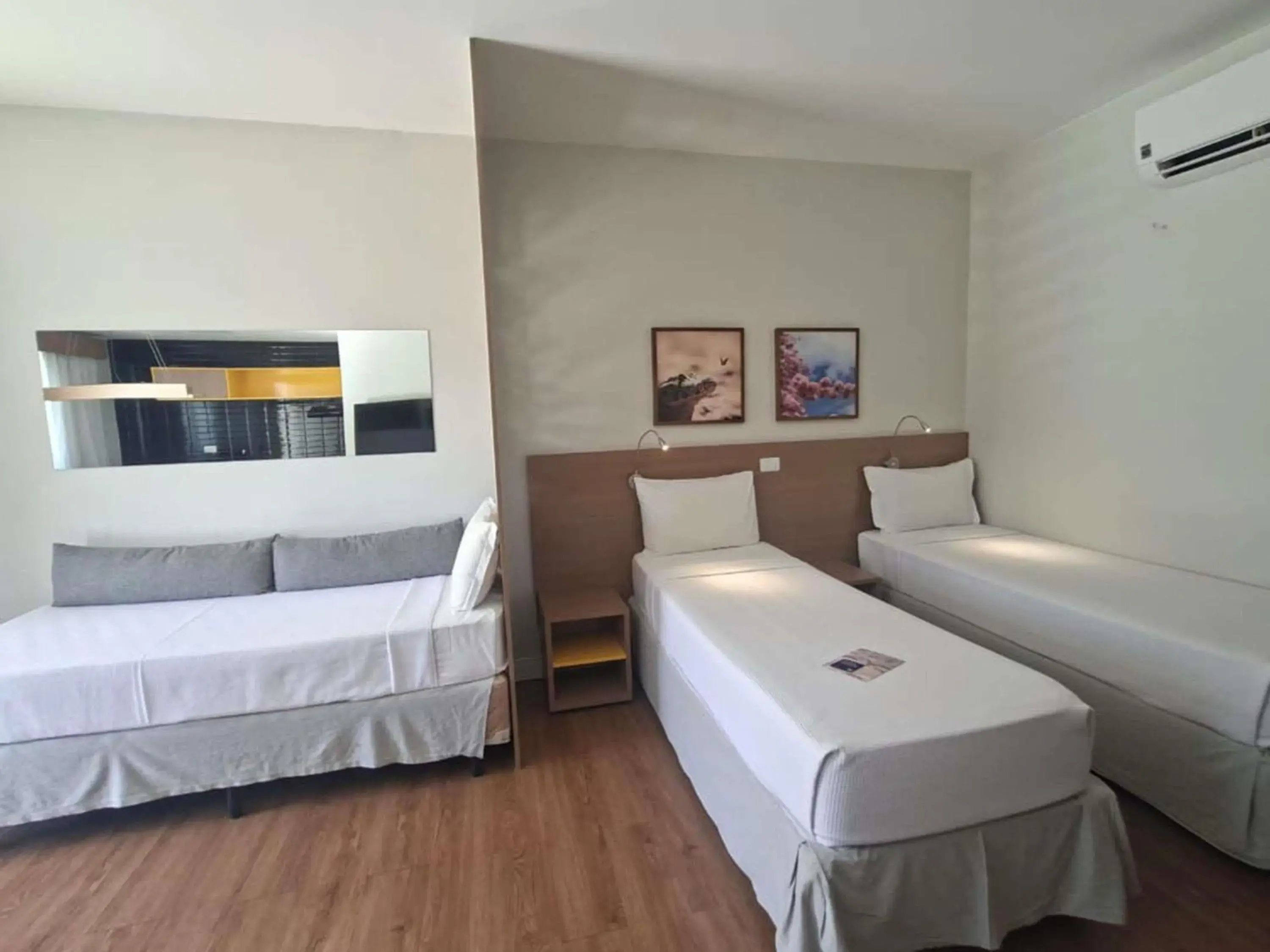 Standard Room With Three Single Beds in ibis Styles Bonito Standard Room With Three Single Beds in ibis Styles Bonito