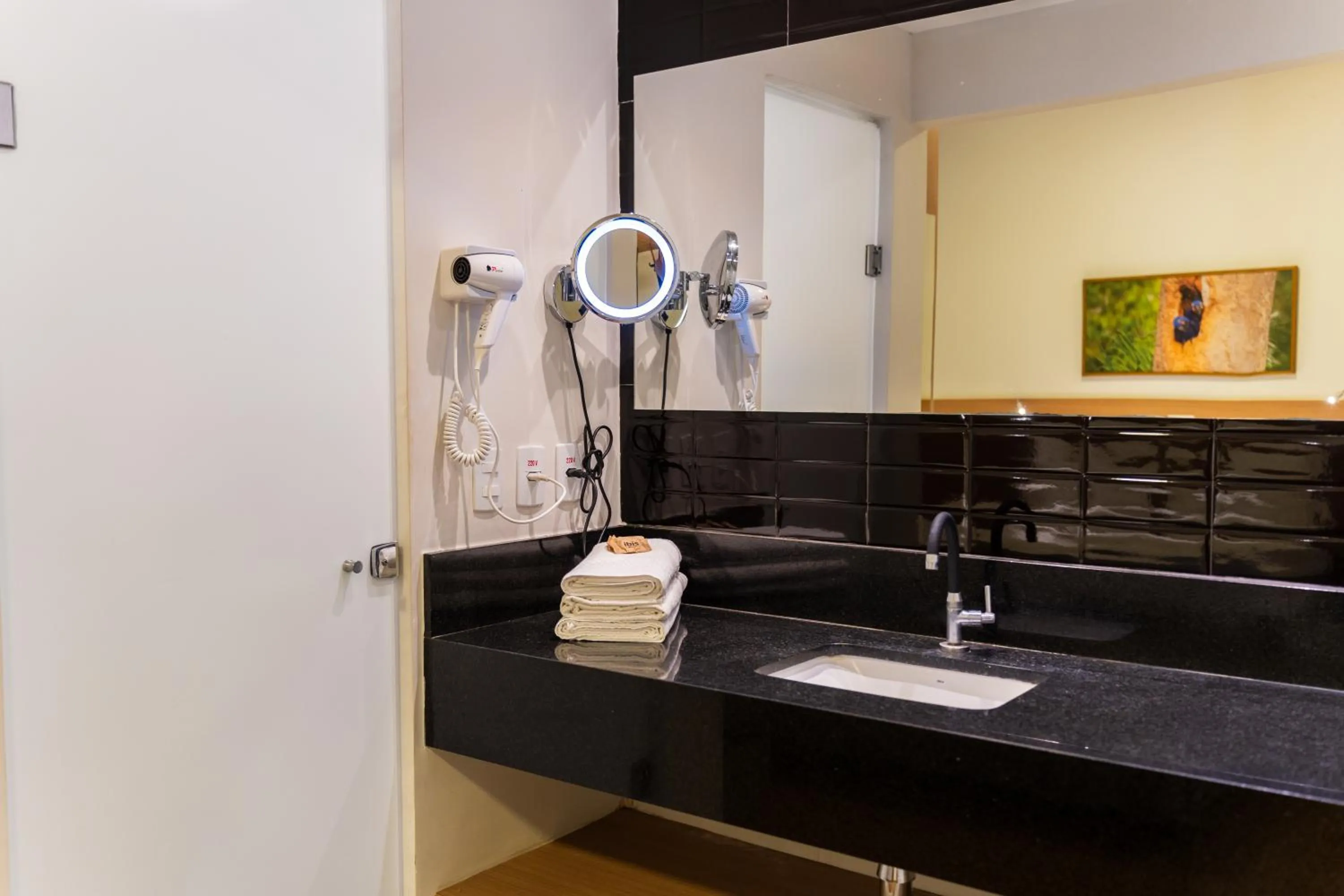 Bathroom in ibis Styles Bonito