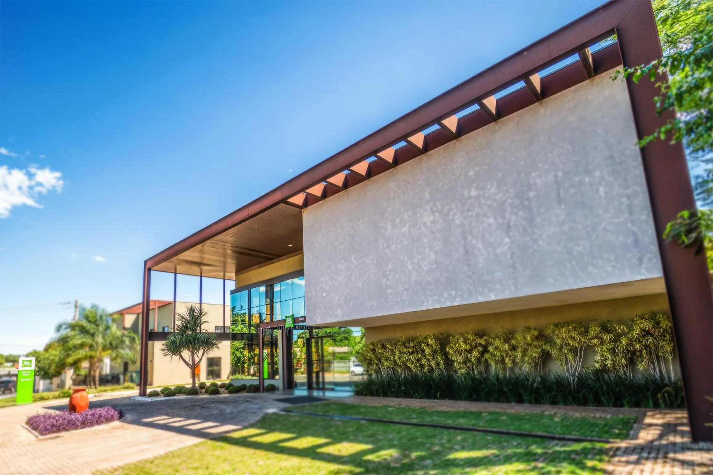 Property building in ibis Styles Bonito