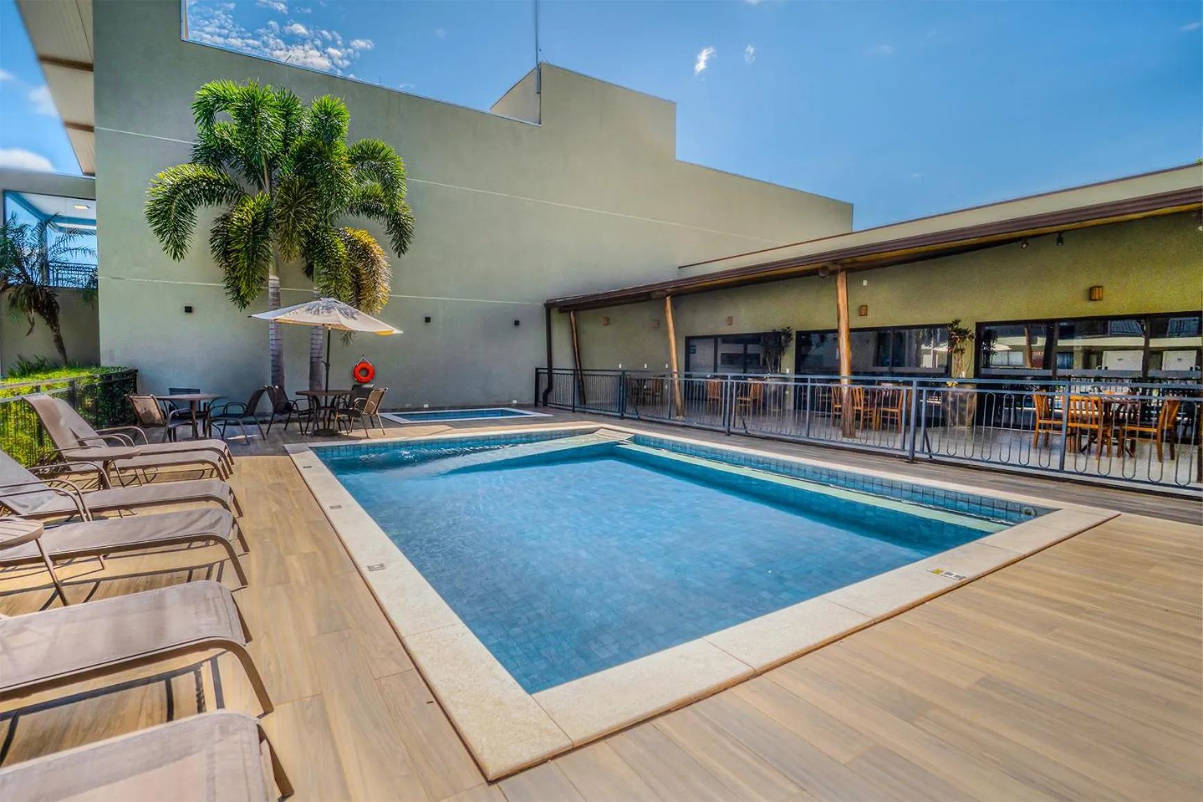 Swimming pool in ibis Styles Bonito