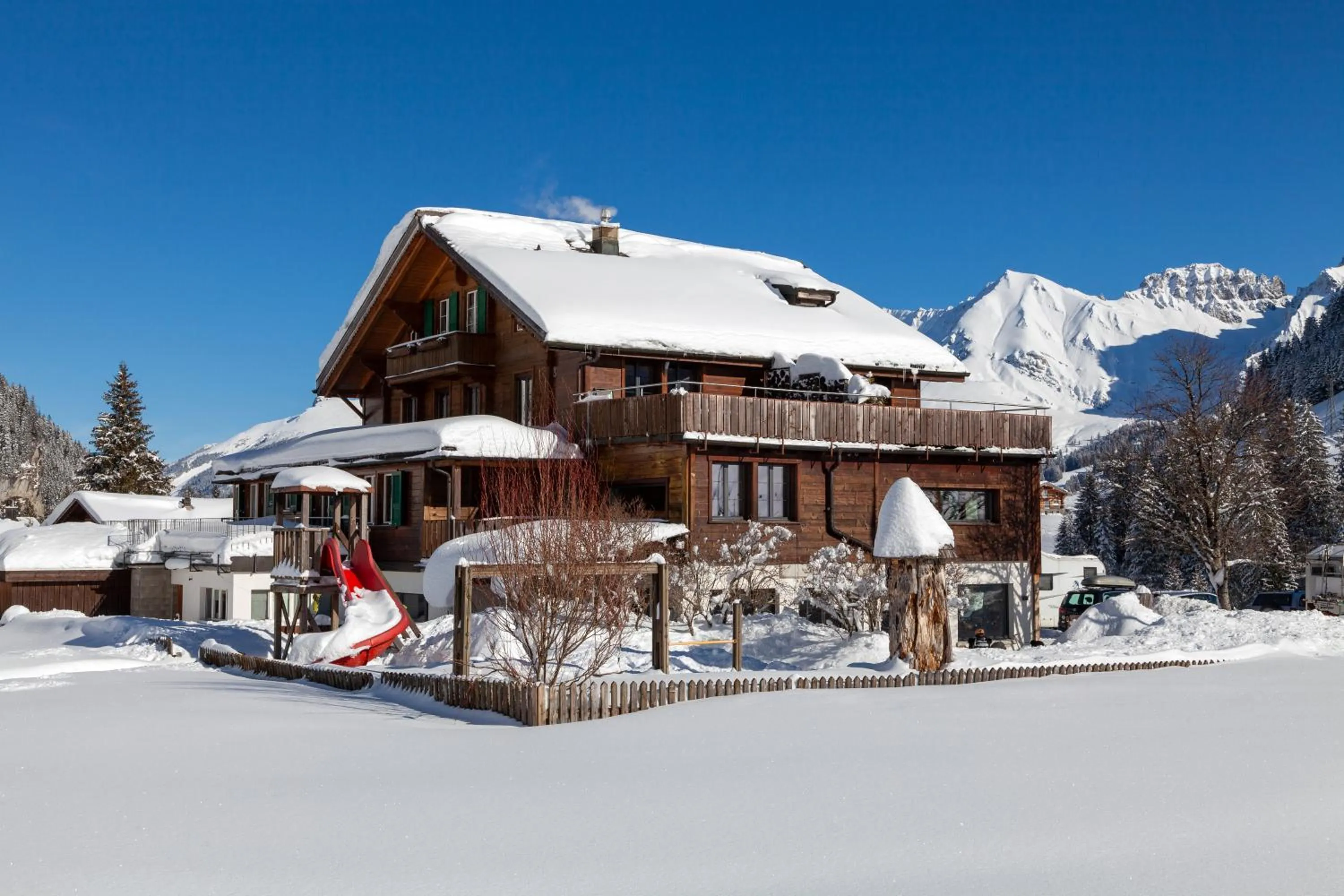Property building in Hotel Des Alpes