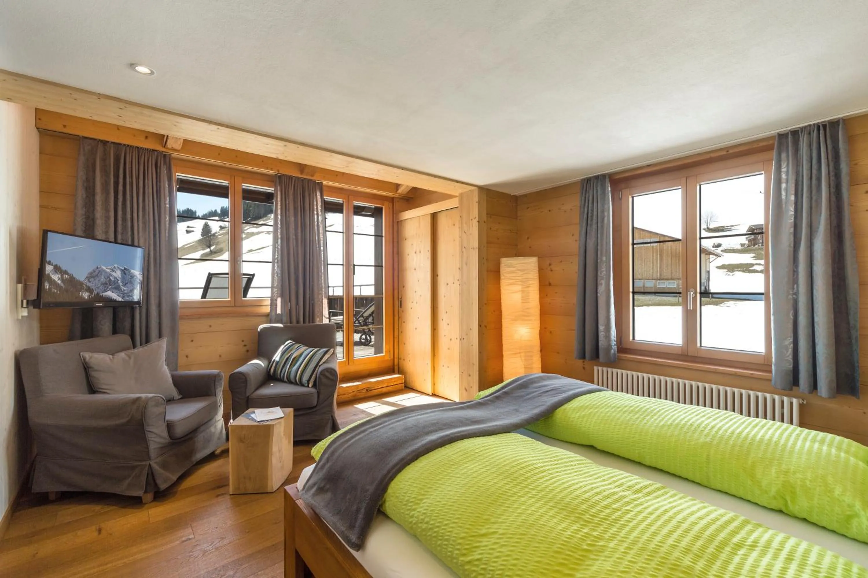 Photo of the whole room, Bed in Hotel Des Alpes