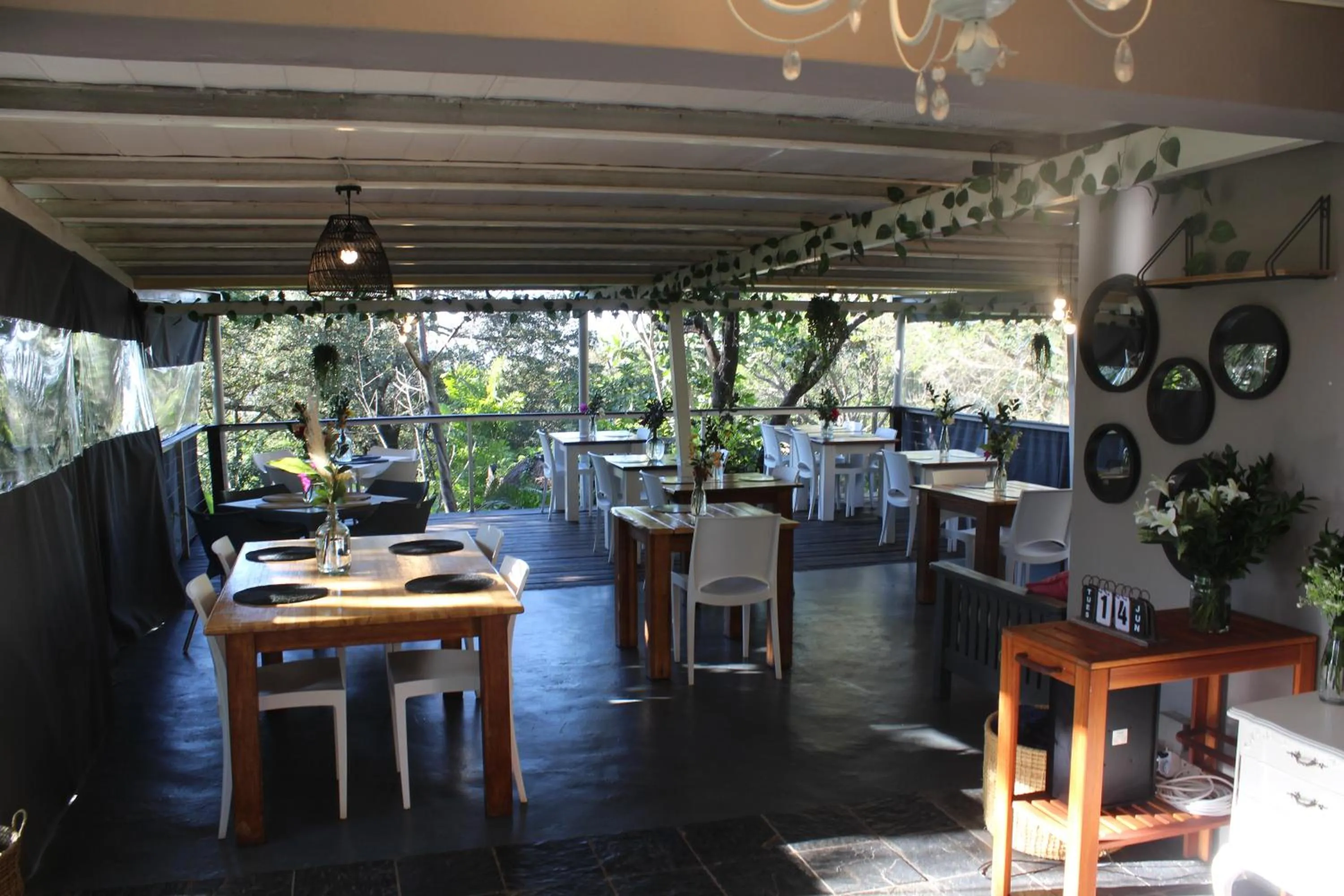 Restaurant/places to eat in Mogi Boutique Hotel