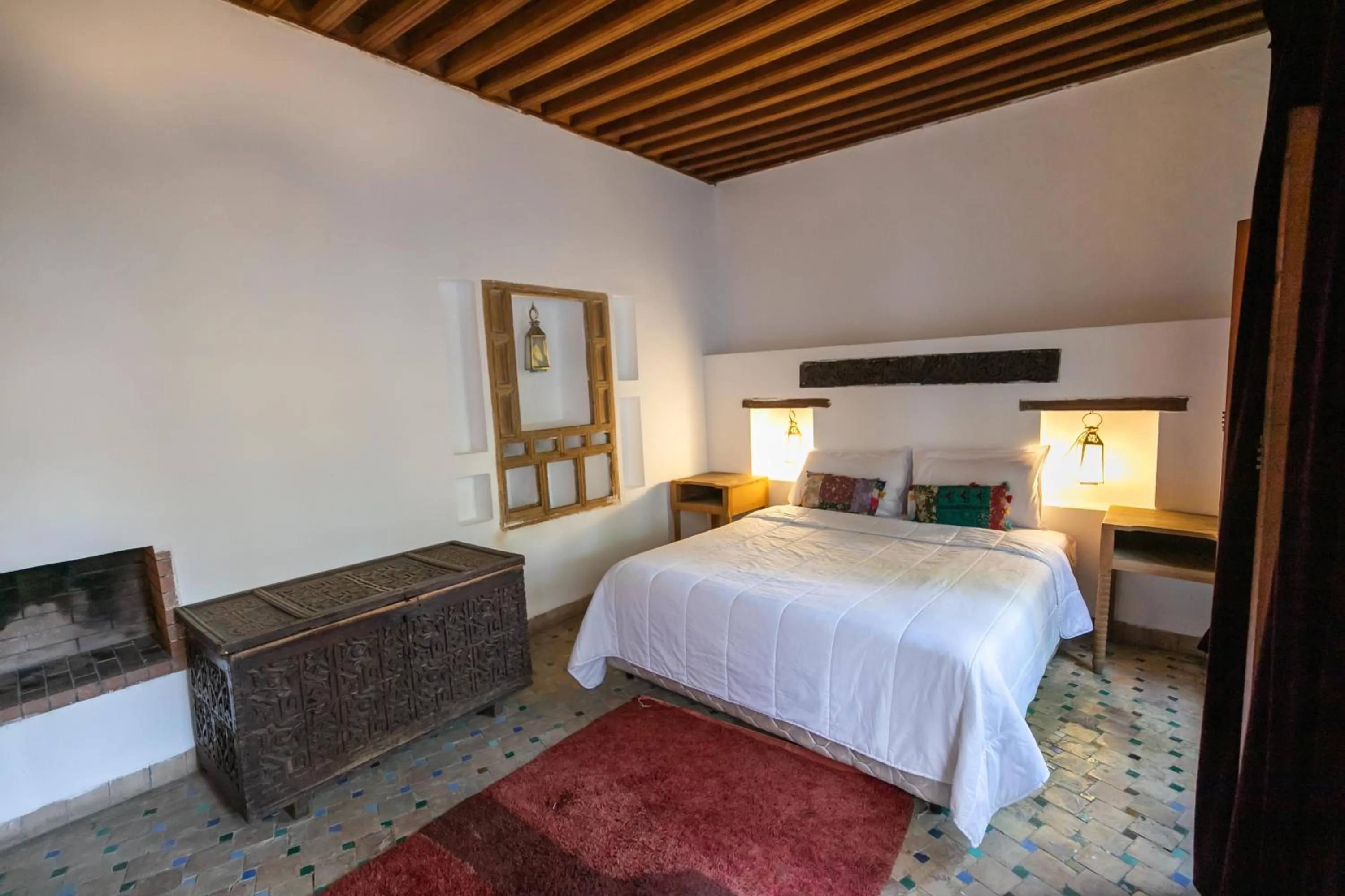 flat iron, Bed in RIAD LOUDAYA AND SPA