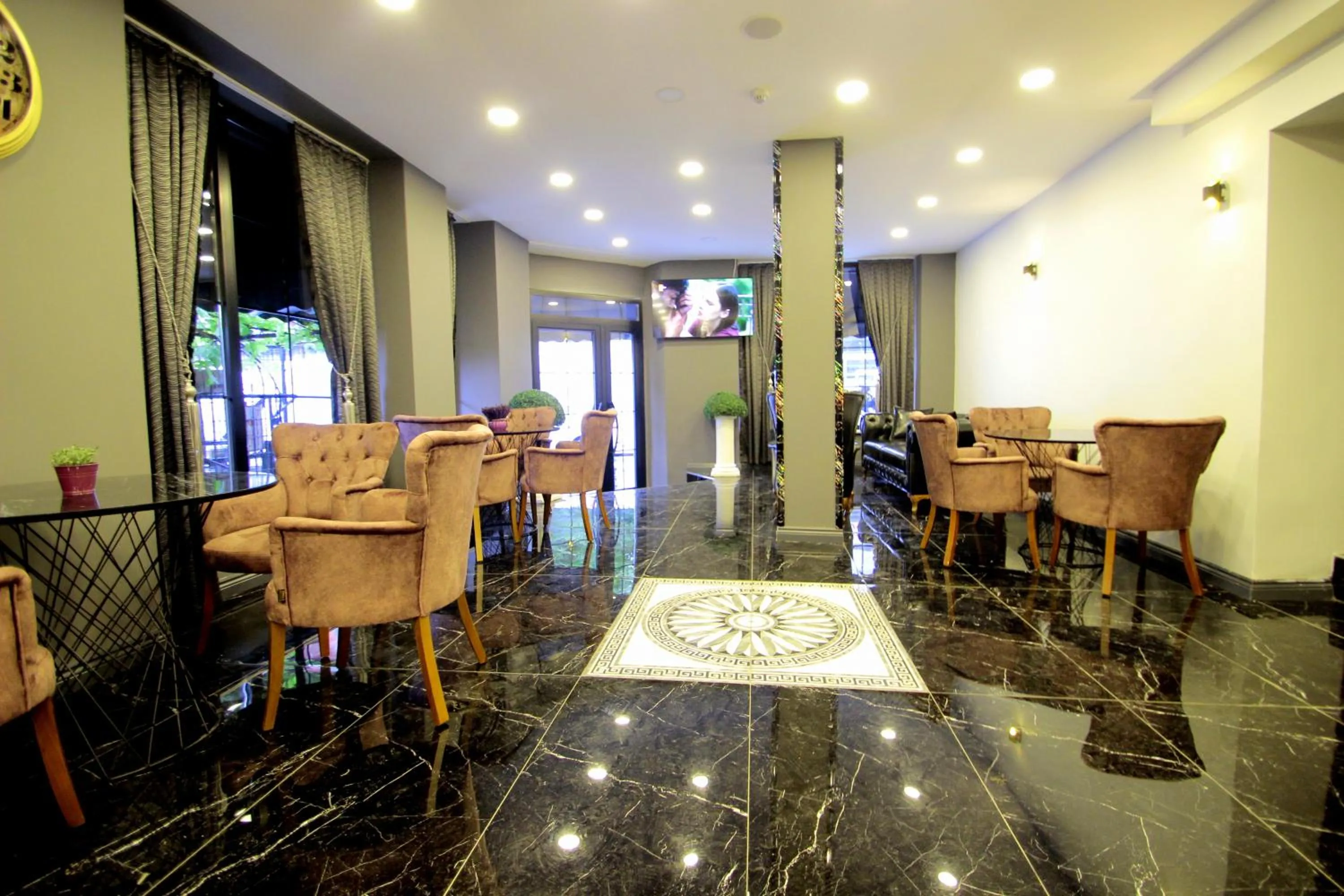 Lobby or reception in Guler Palas Hotel