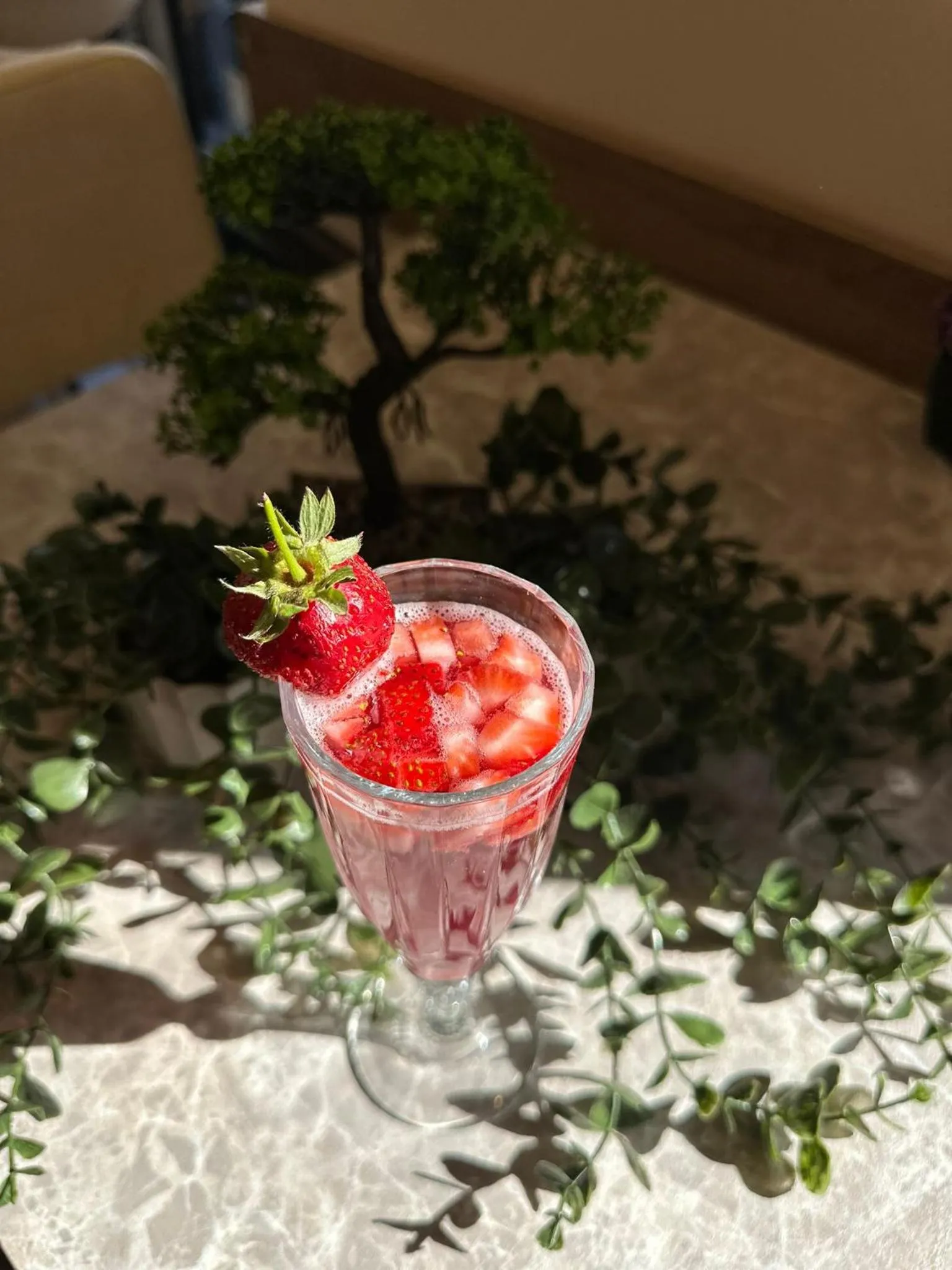 Restaurant/places to eat in Guler Palas Hotel