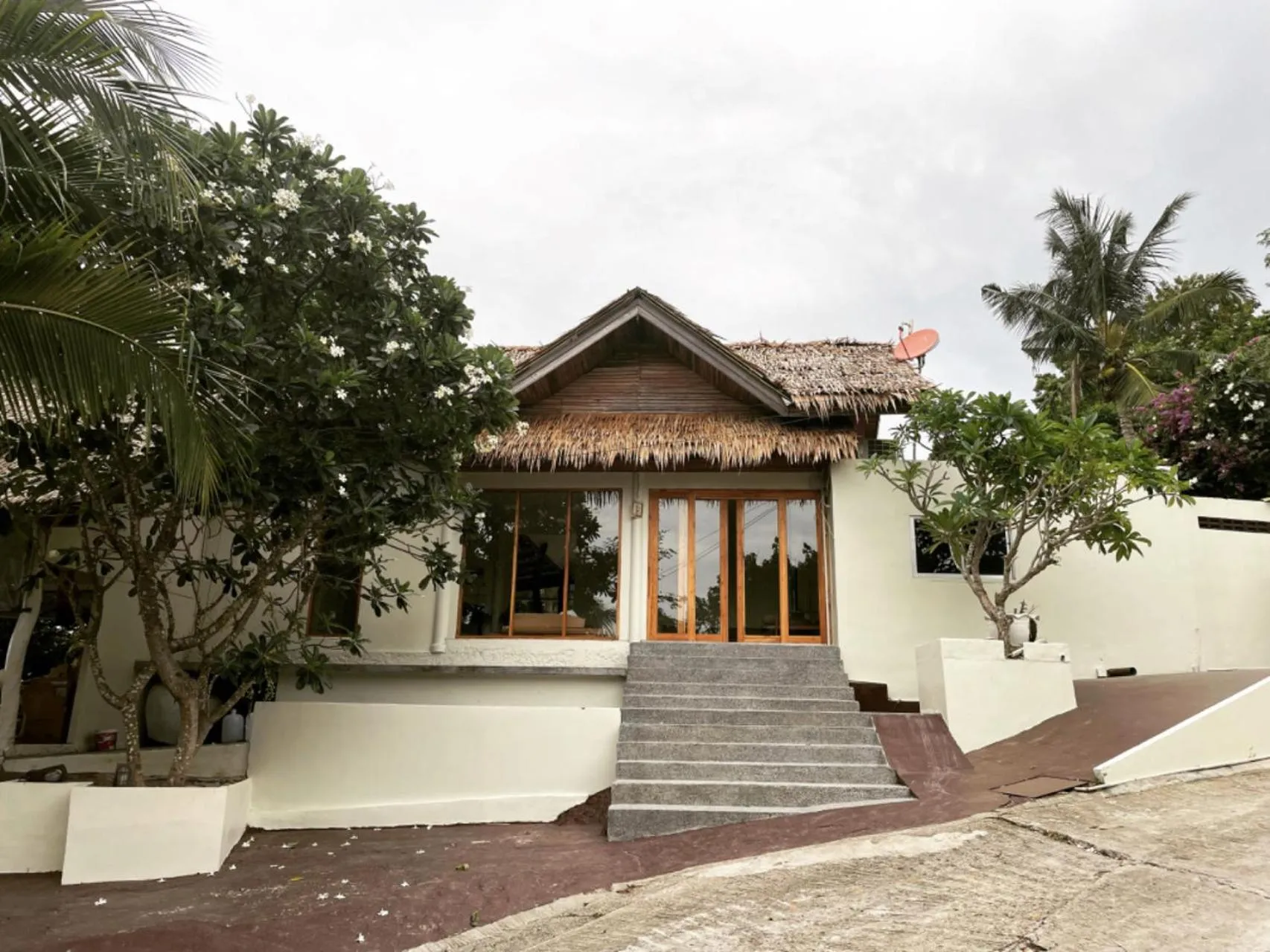 Property building in Tantawan sea view residence 山海居