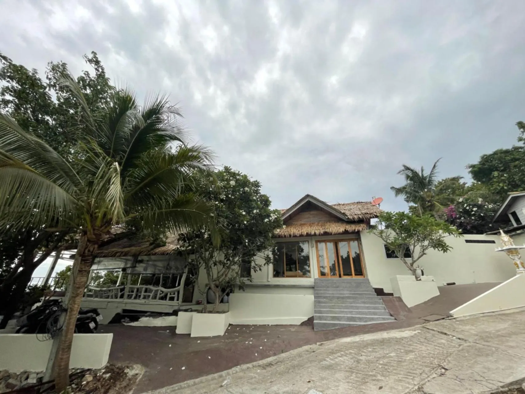 Property building in Tantawan sea view residence 山海居