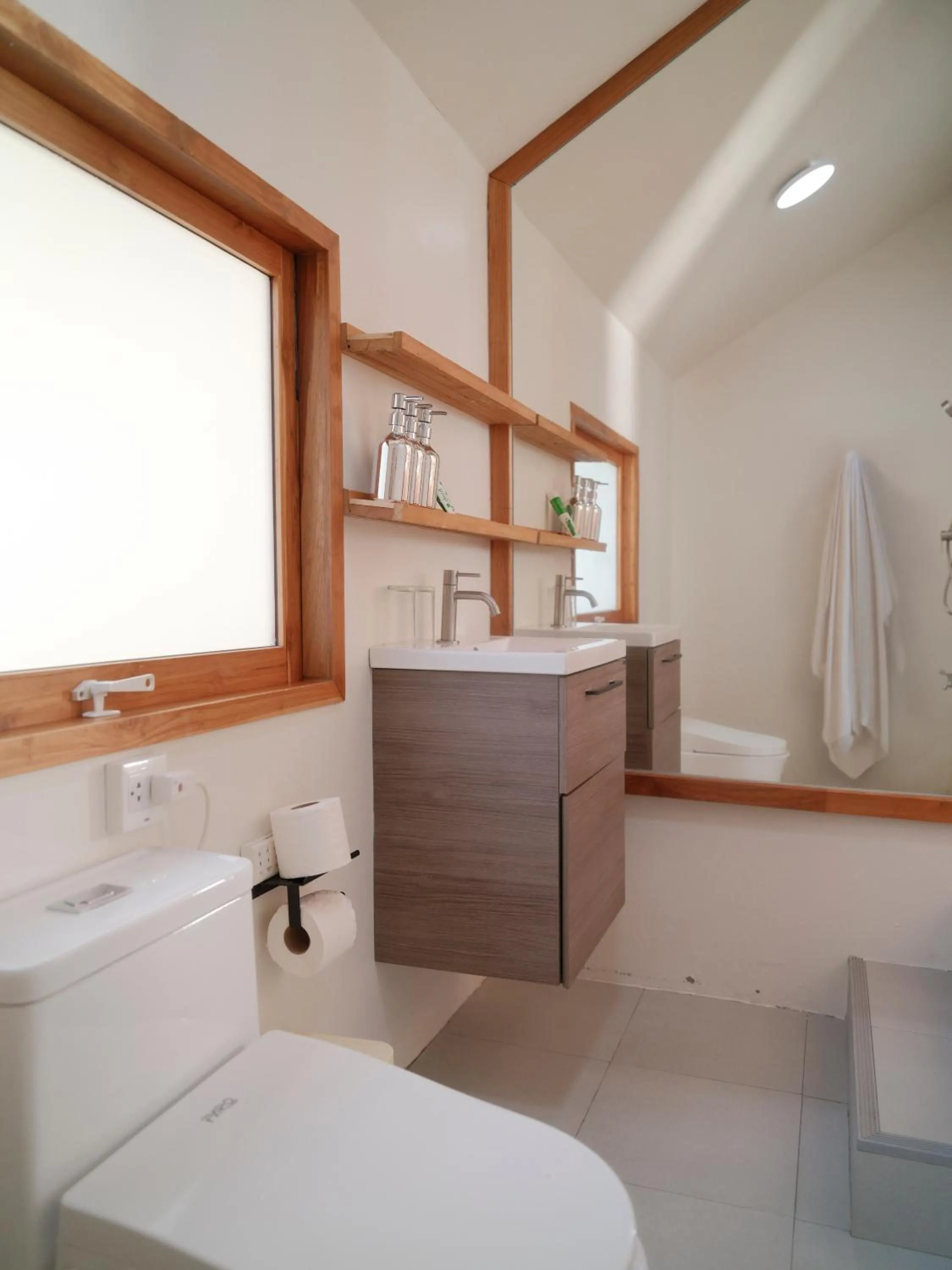 Bathroom in Tantawan sea view residence 山海居