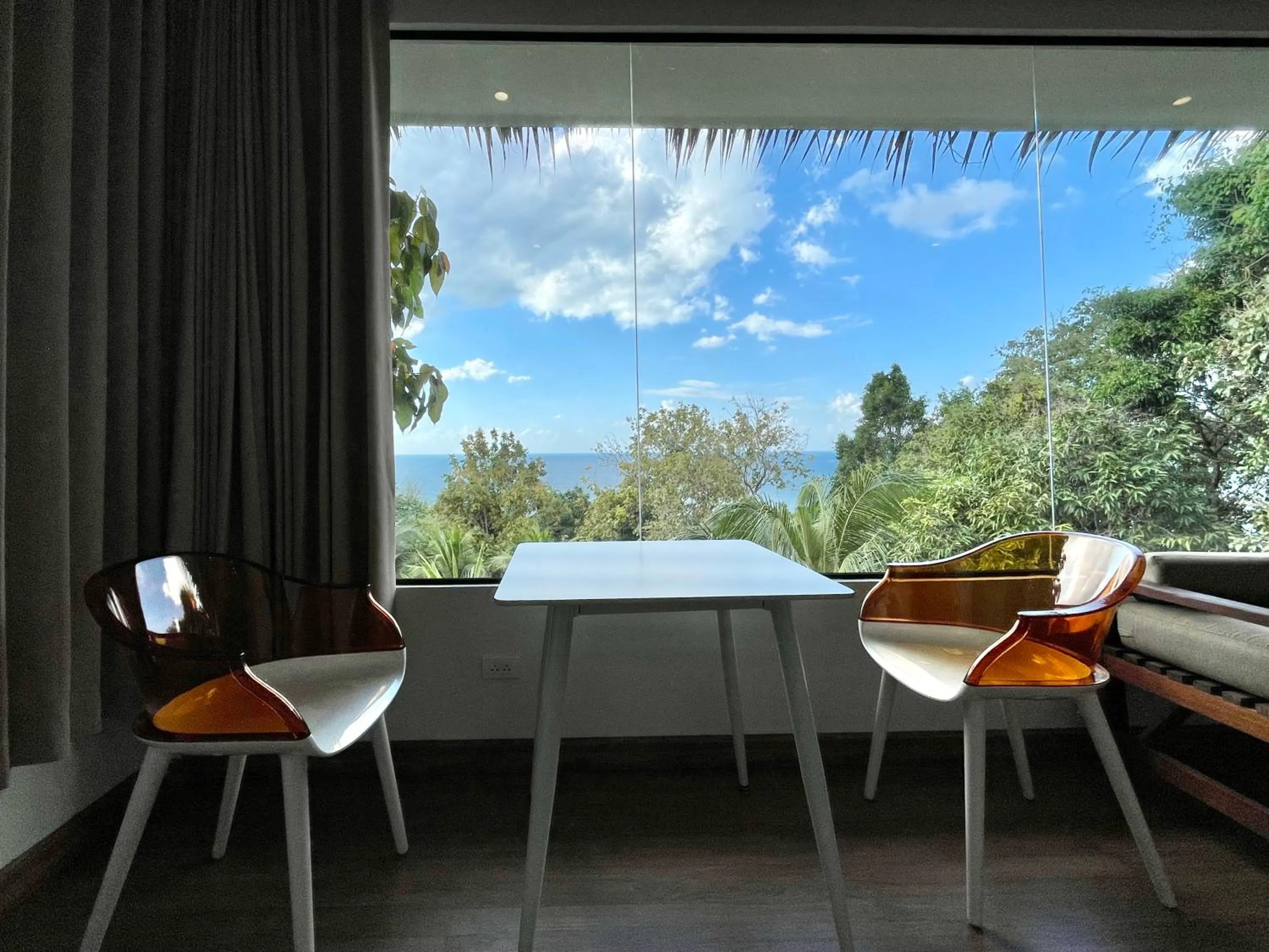 Day in Tantawan sea view residence 山海居