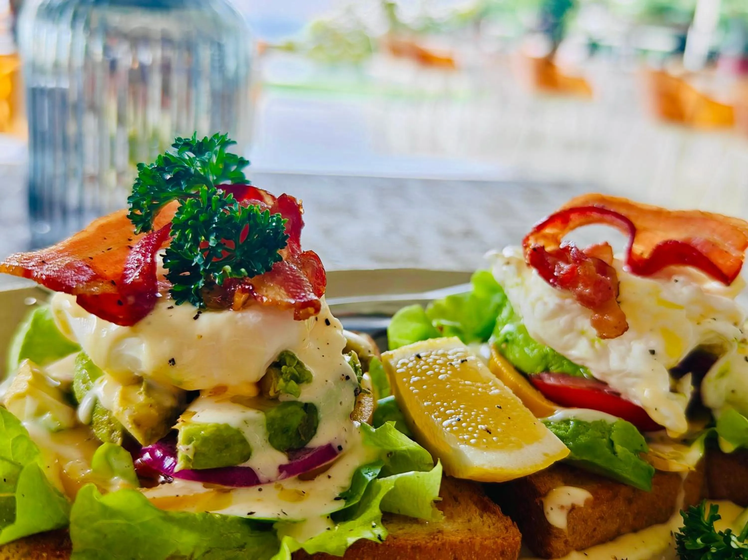 Restaurant/places to eat in Tantawan sea view residence 山海居