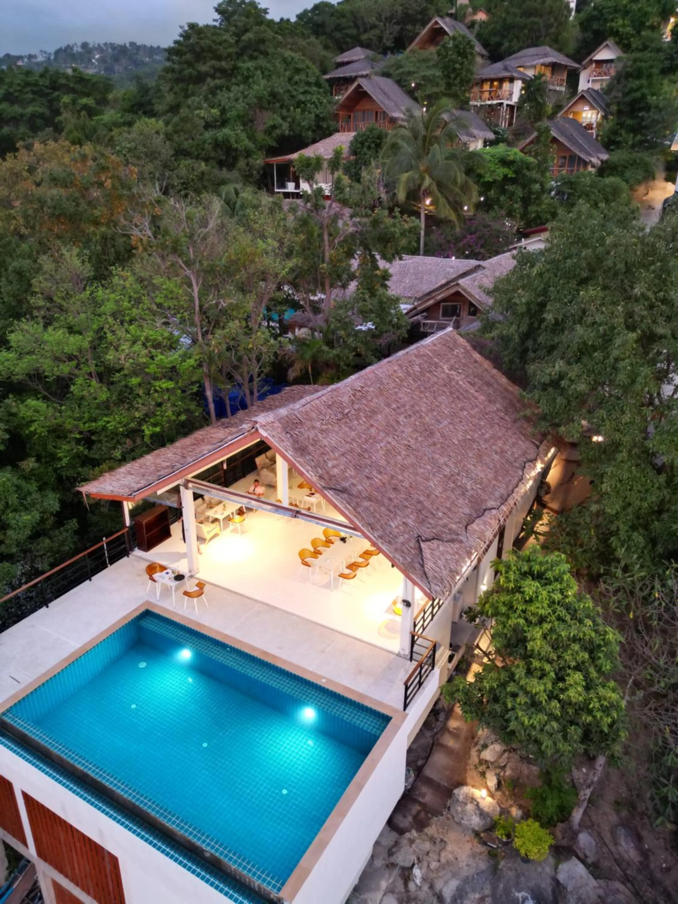 Restaurant/places to eat in Tantawan sea view residence 山海居