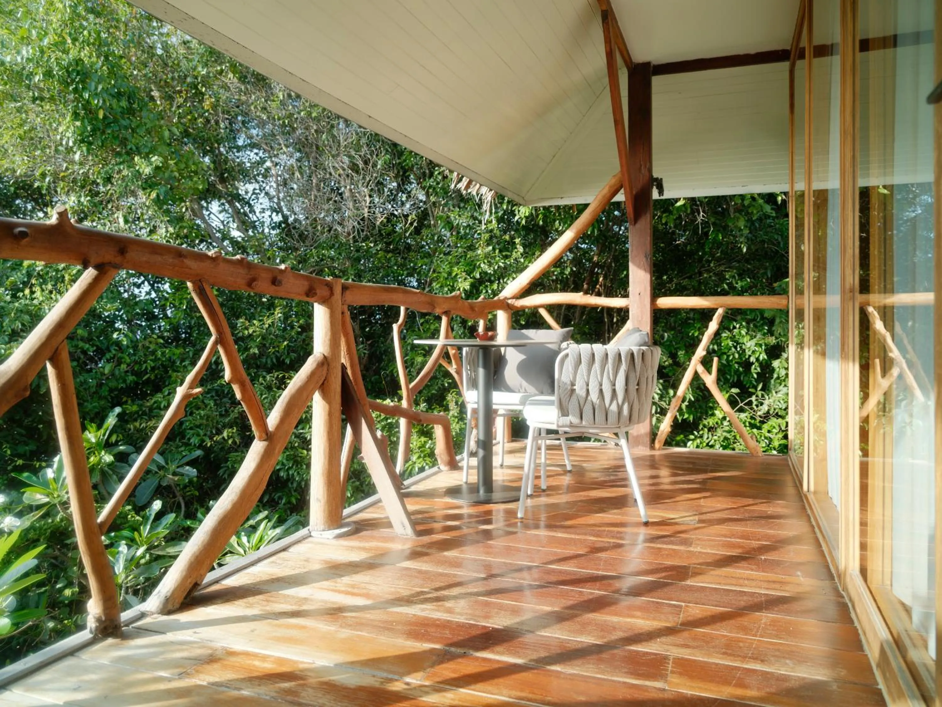 Patio in Tantawan sea view residence 山海居