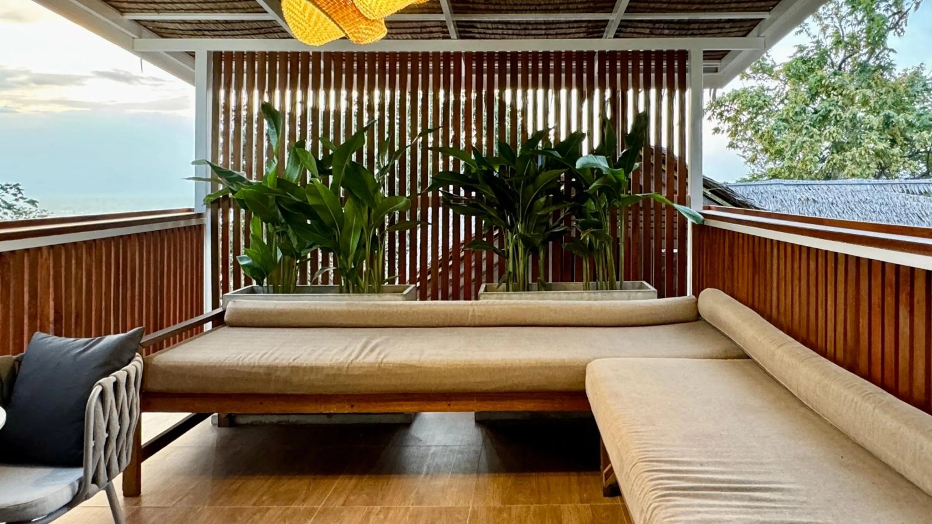 Day in Tantawan sea view residence 山海居