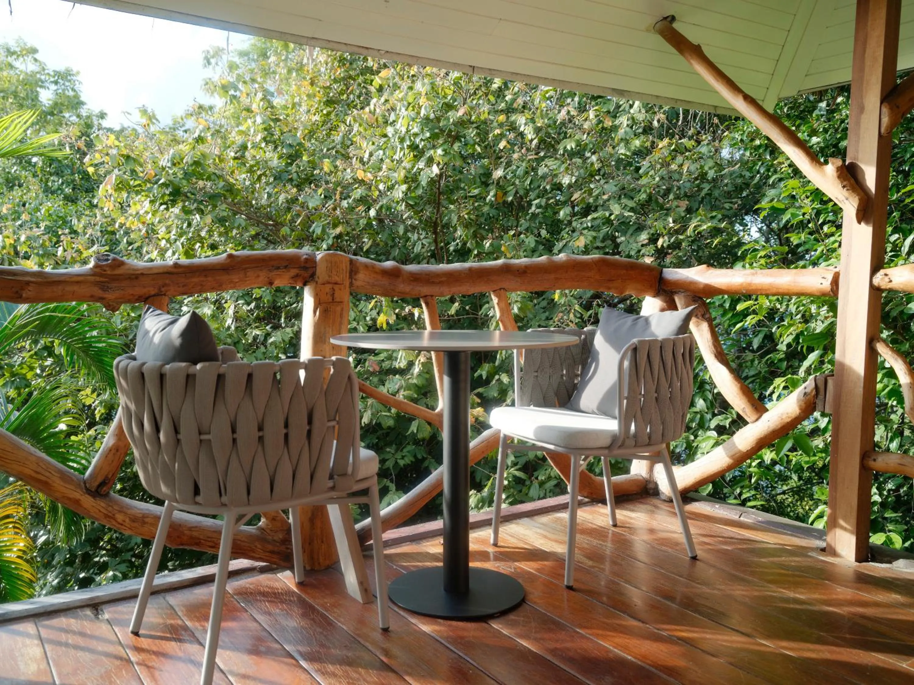 Patio in Tantawan sea view residence 山海居