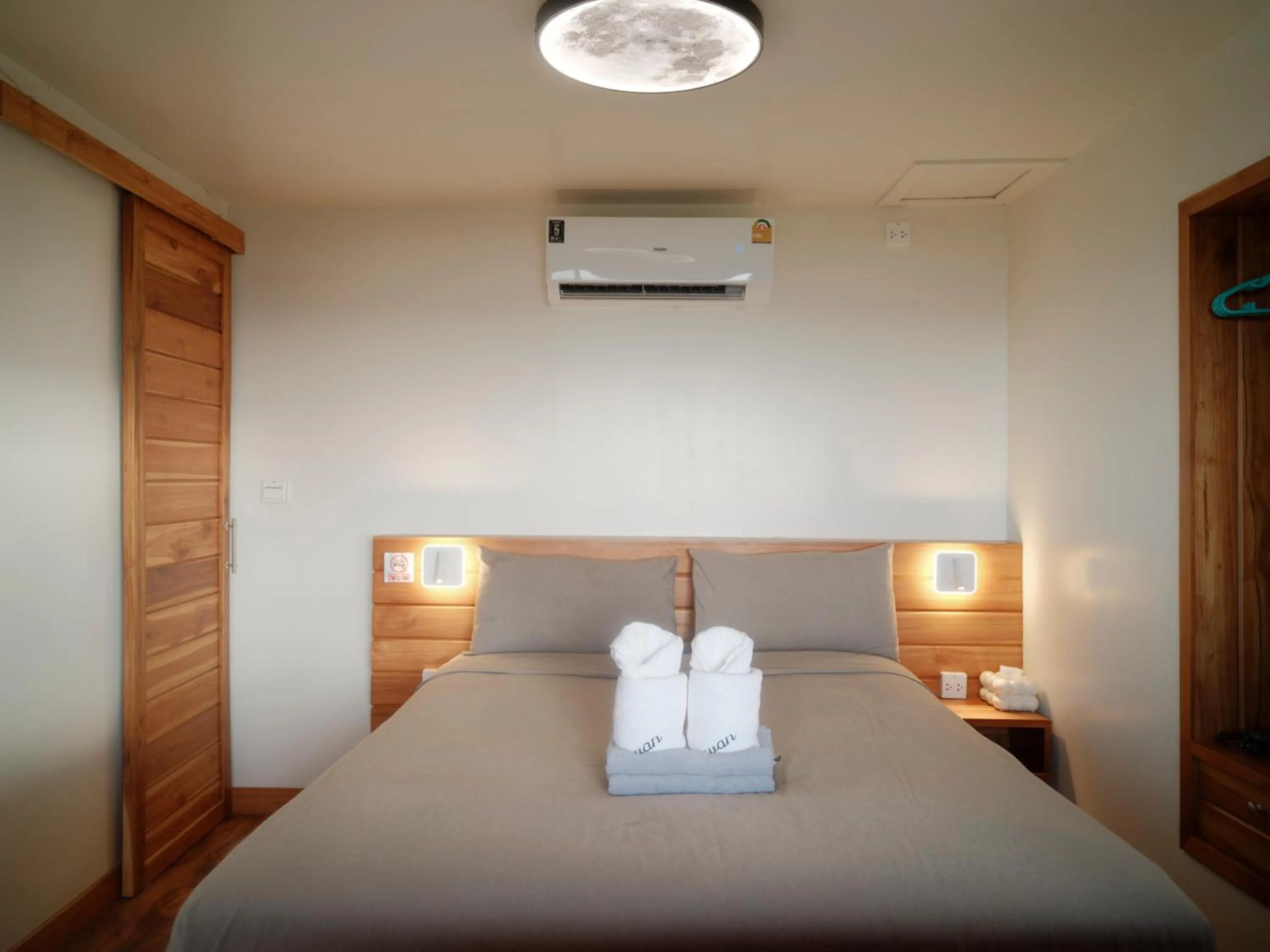 Bed in Tantawan sea view residence 山海居