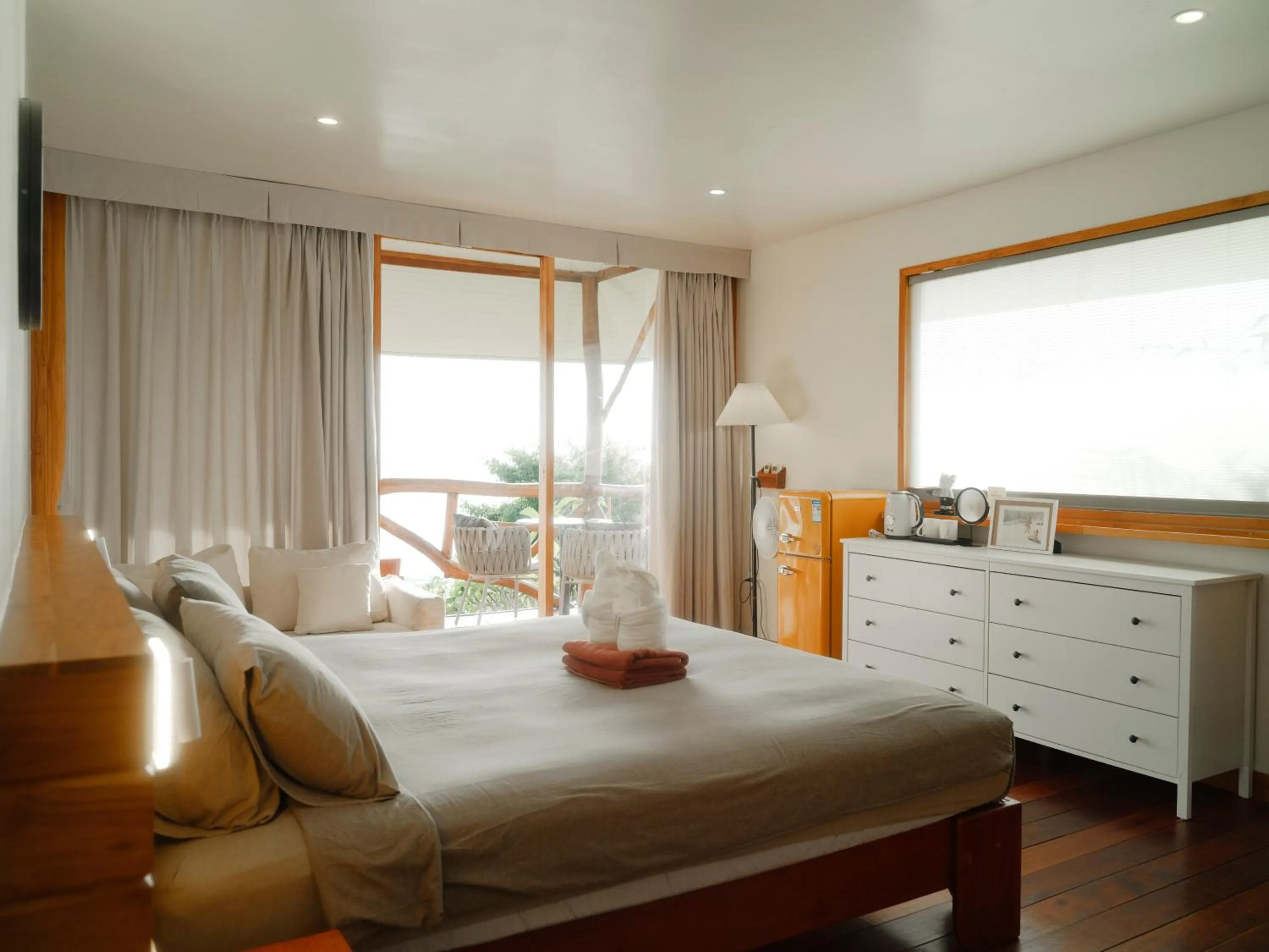 Bed in Tantawan sea view residence 山海居
