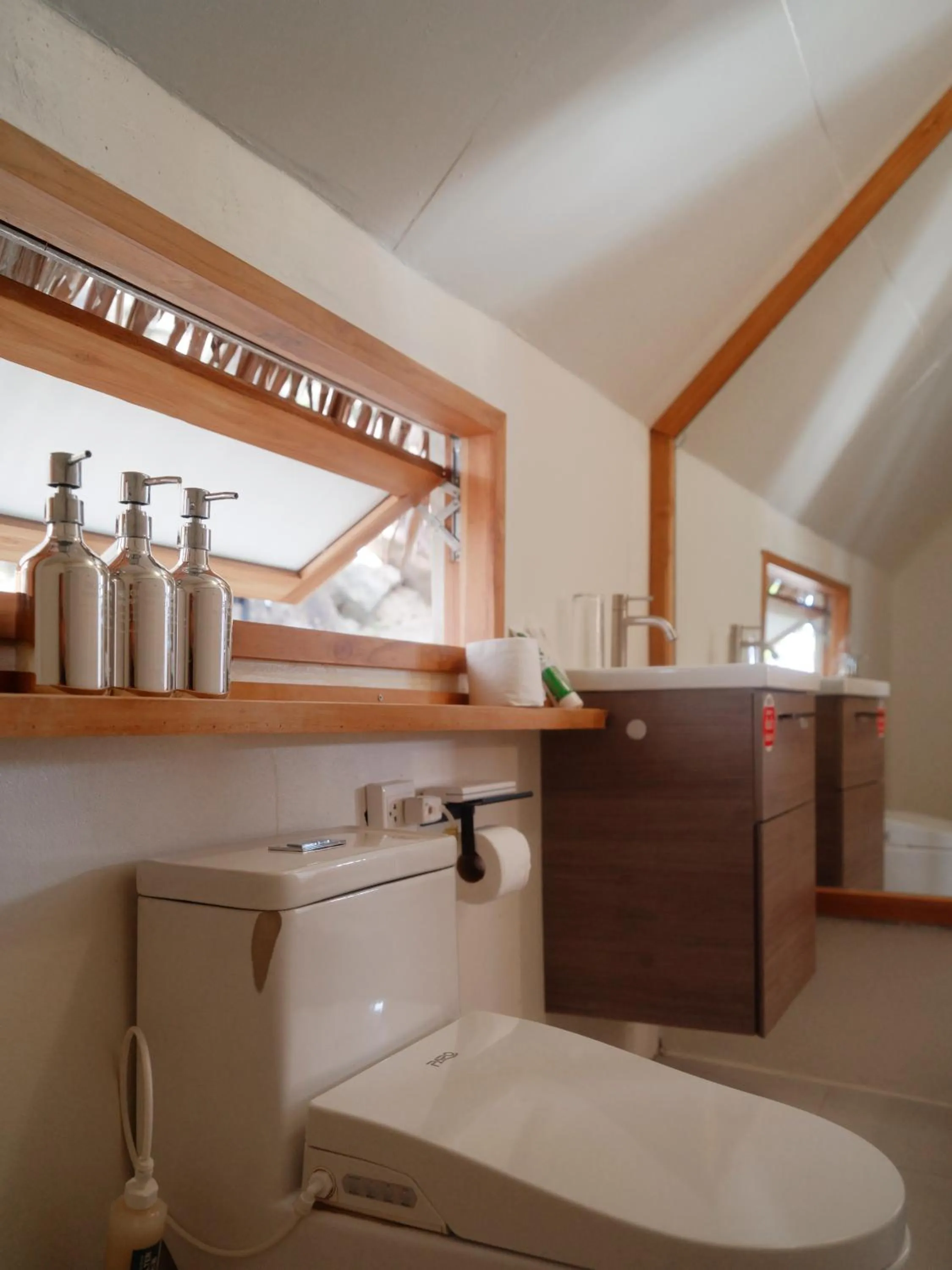 Bathroom in Tantawan sea view residence 山海居