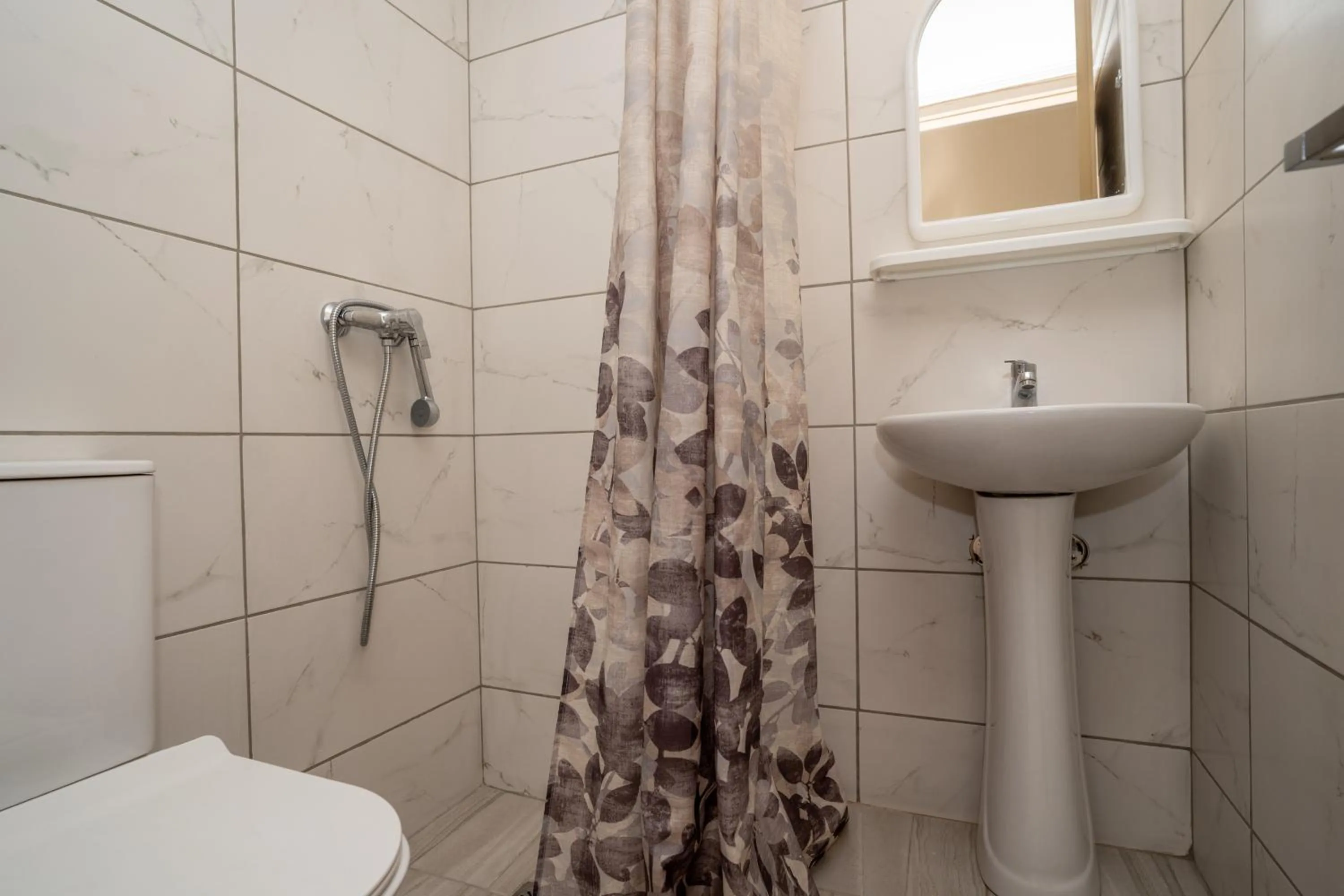 Shower in PAHNIS studios