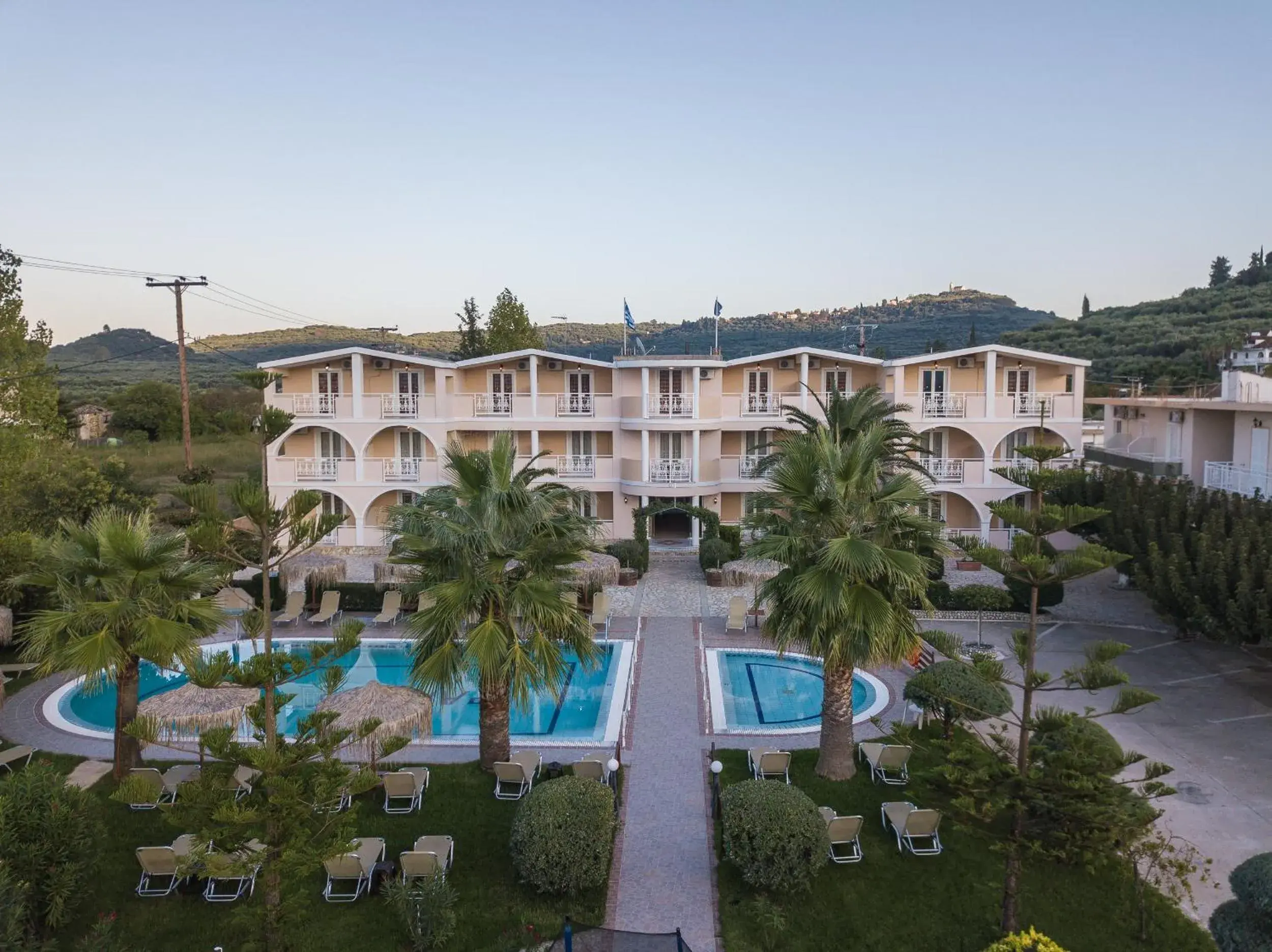 Economy Twin Room in PAHNIS studios Economy Twin Room in PAHNIS studios