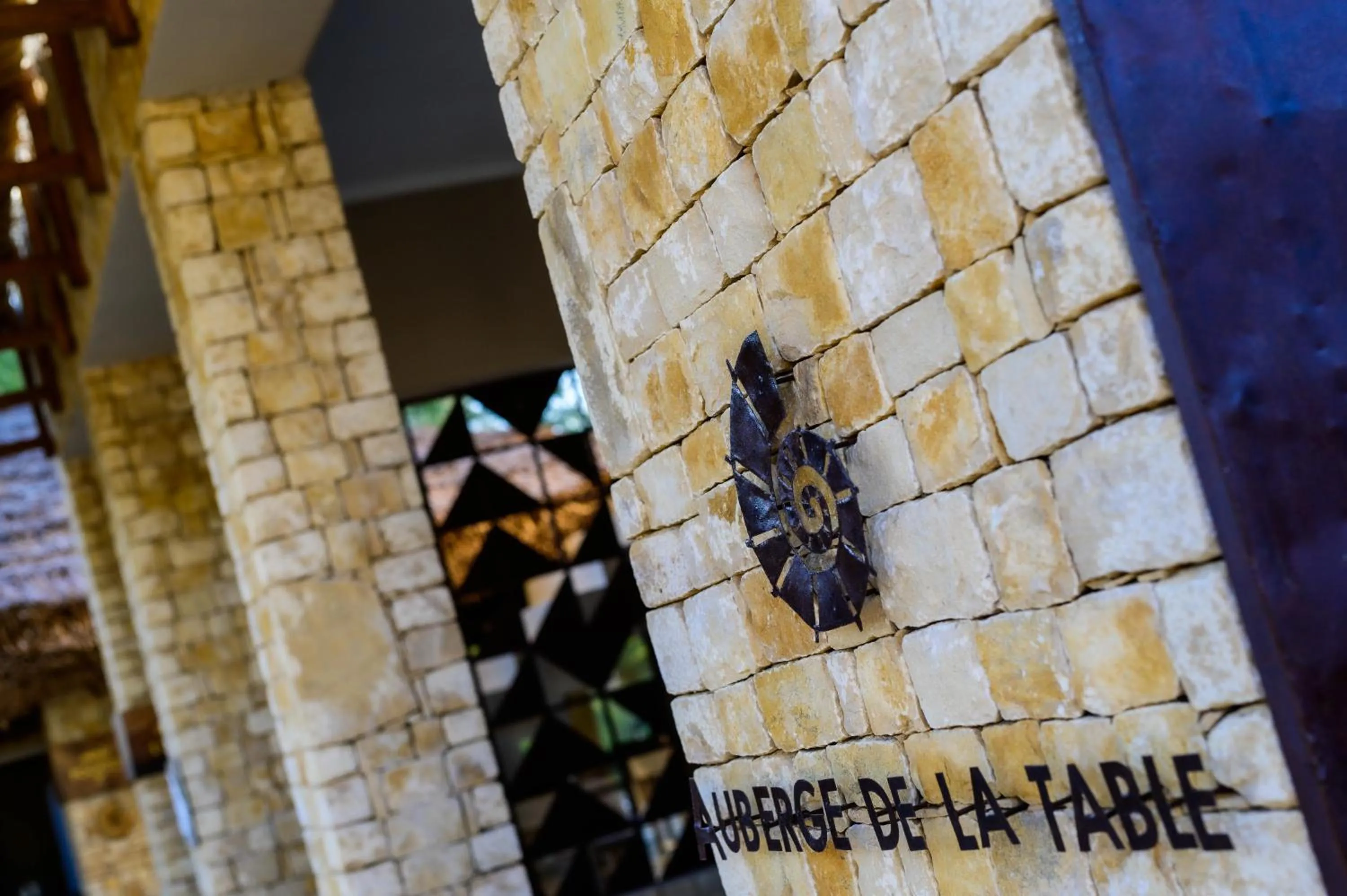 Property logo or sign in Auberge de la Table