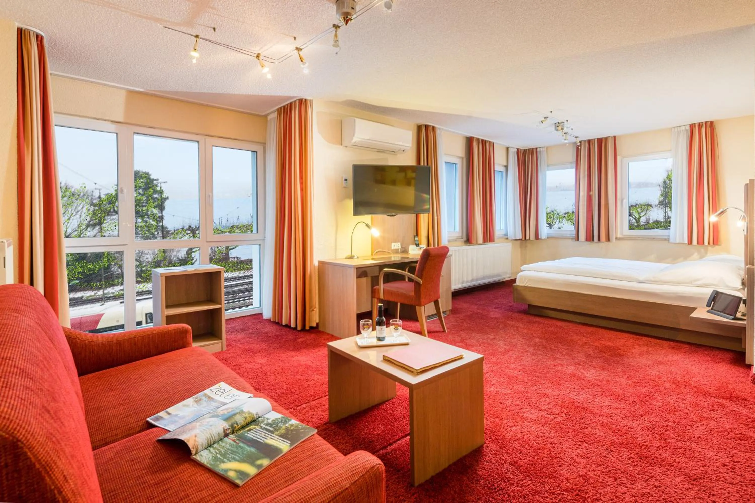 Photo of the whole room, Bed in Hotel Zur Schmiede