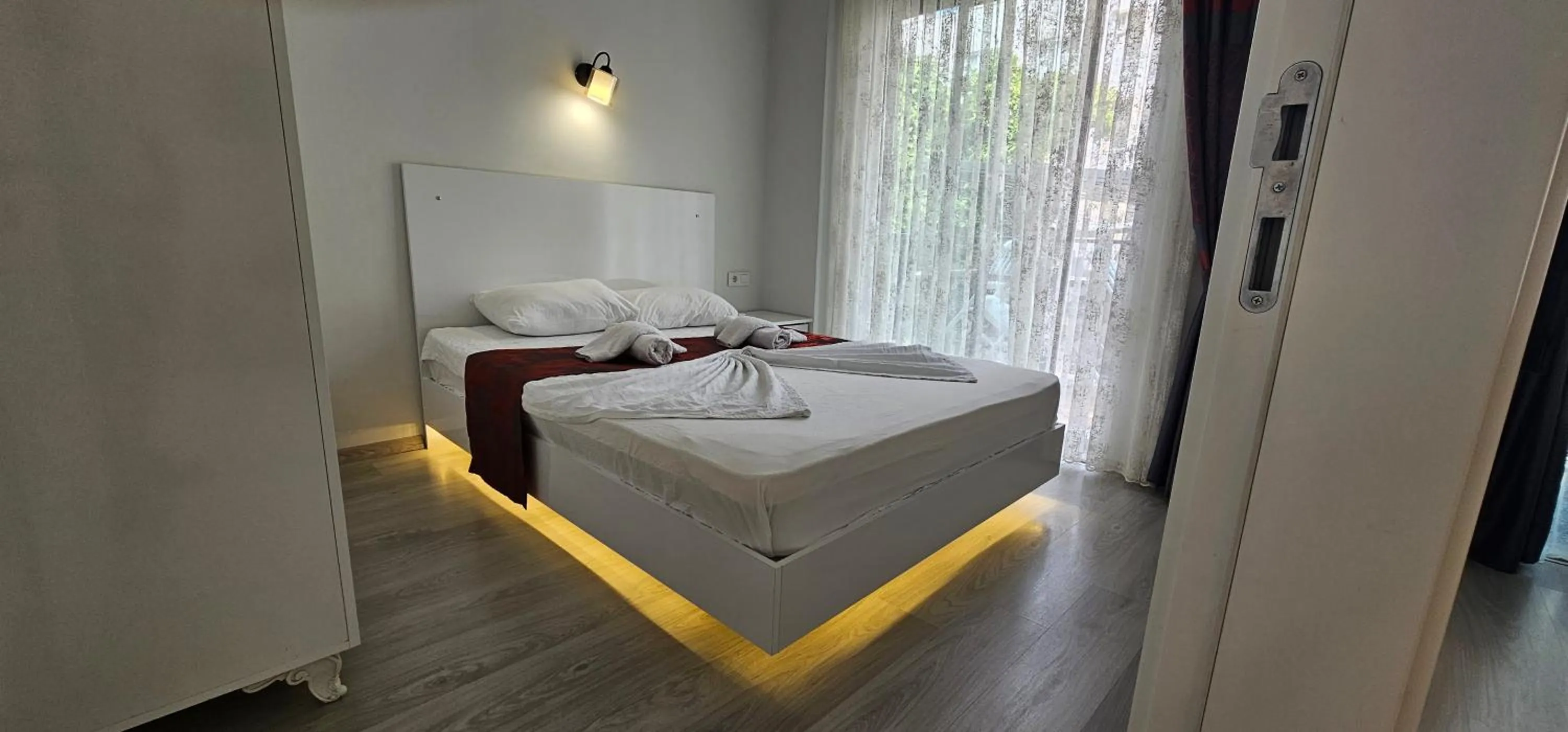 Bedroom, Bed in World Cities Residence