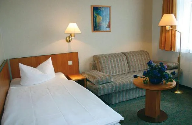 Day, Bed in Hotel Kubrat an der Spree