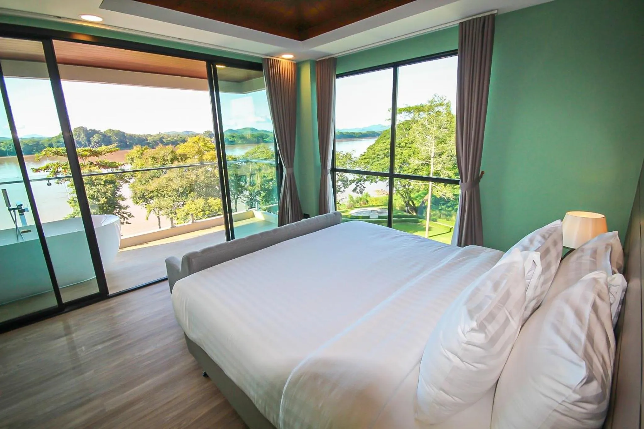 Bed in River Tree Resort