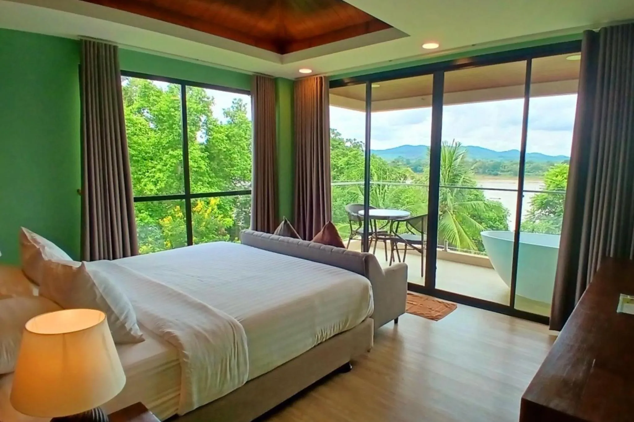 Bedroom, Bed in River Tree Resort