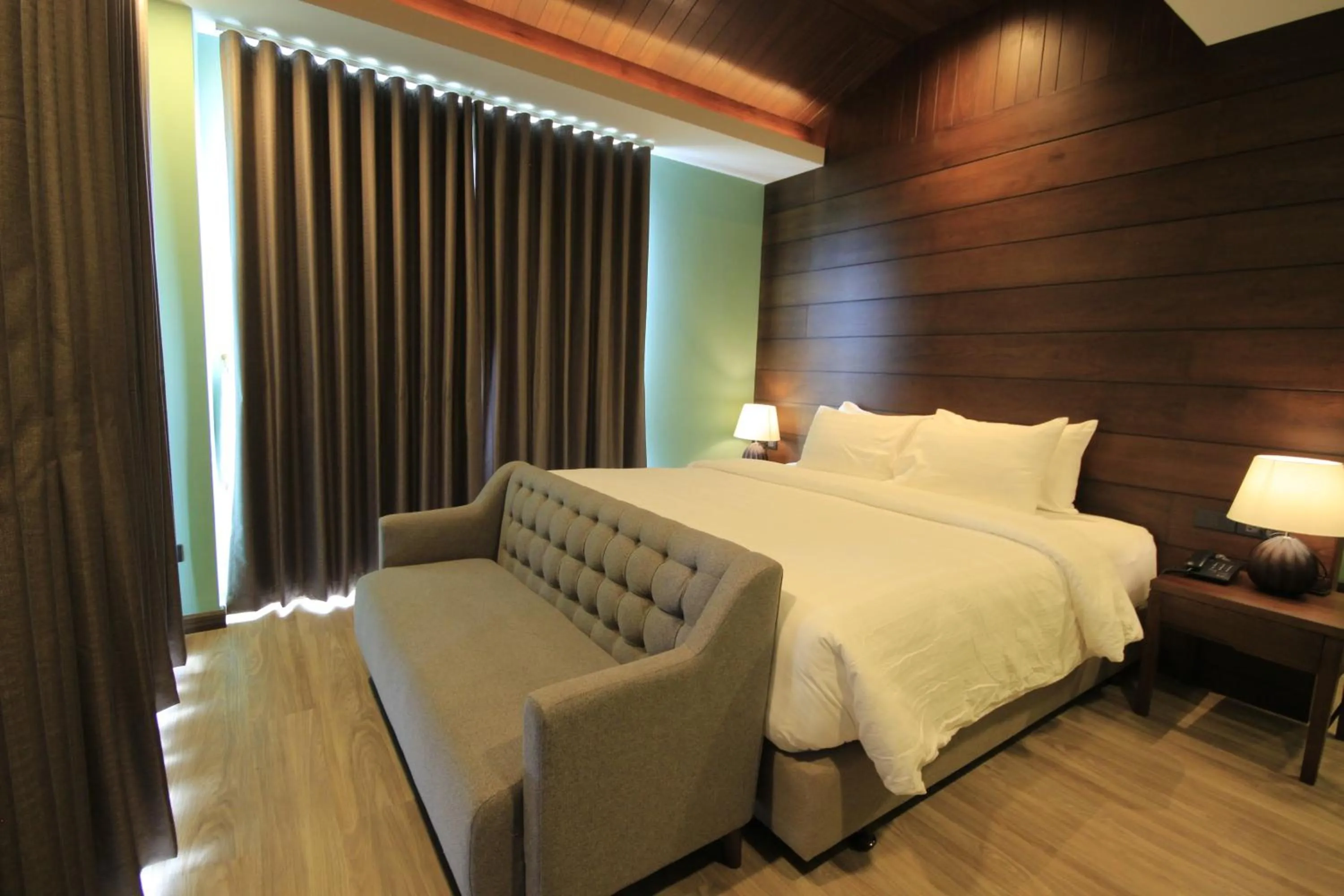 Bed in River Tree Resort