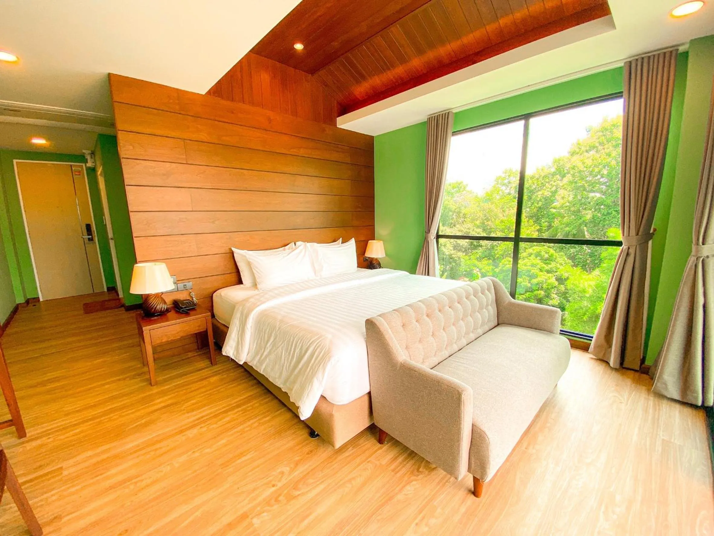 Bed in River Tree Resort