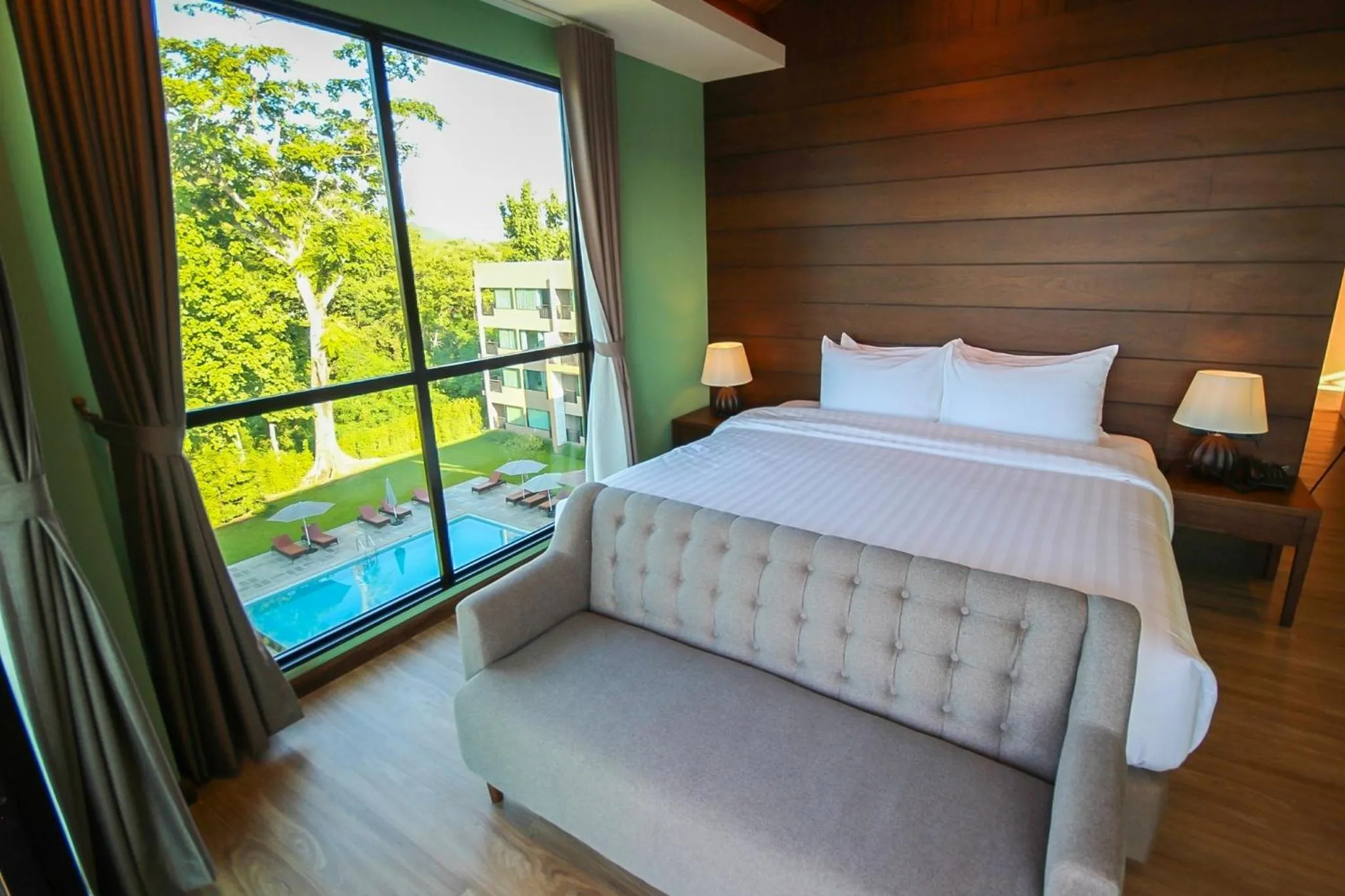 Bed in River Tree Resort