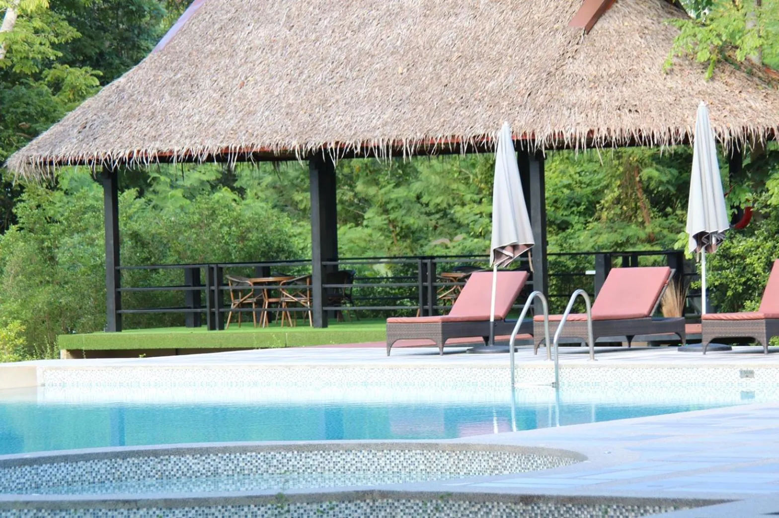 Swimming pool in River Tree Resort