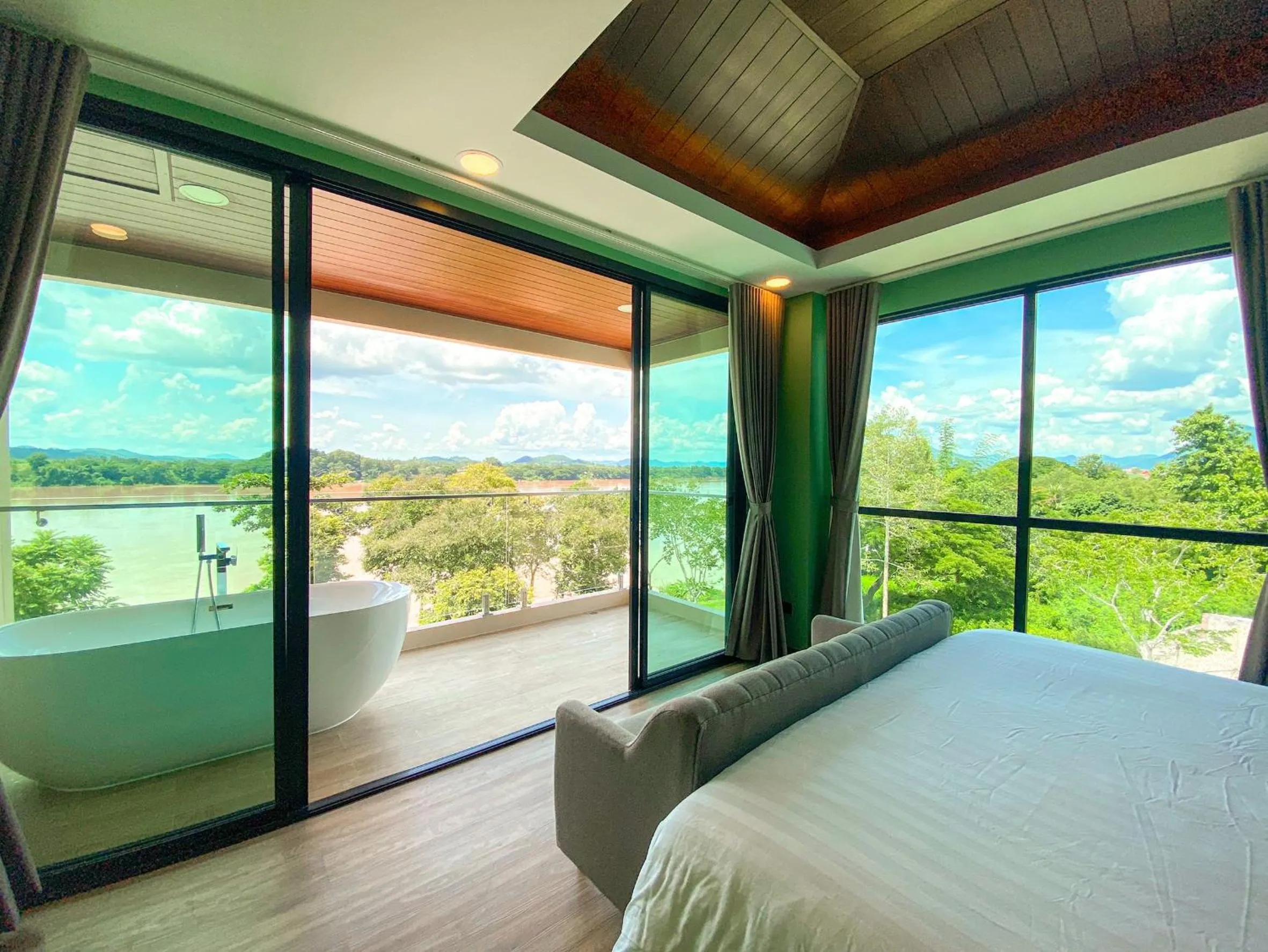 Bed in River Tree Resort