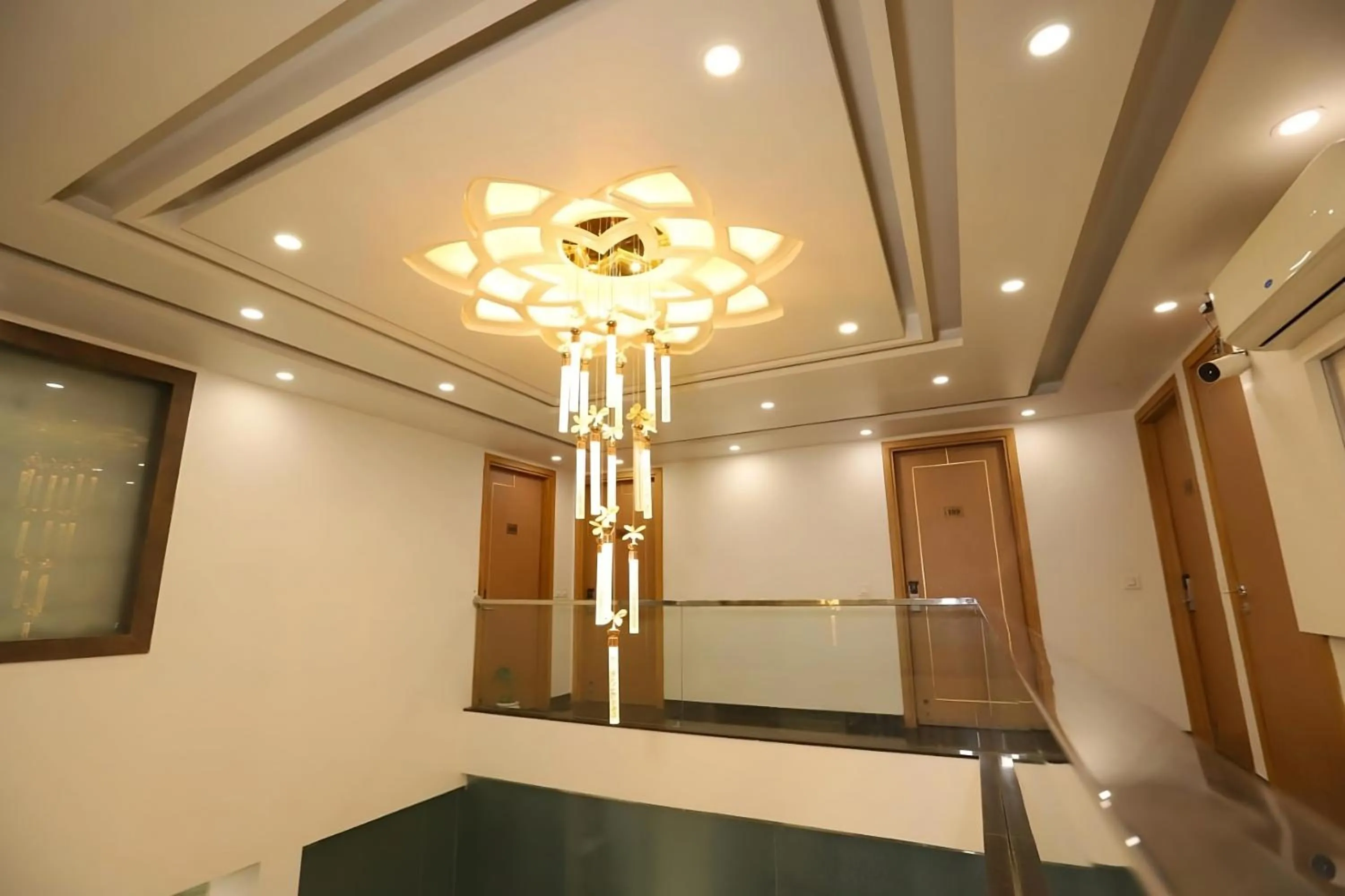 Hotel Keshav Residency - Medicity Gurugram, near Medanta Hospital