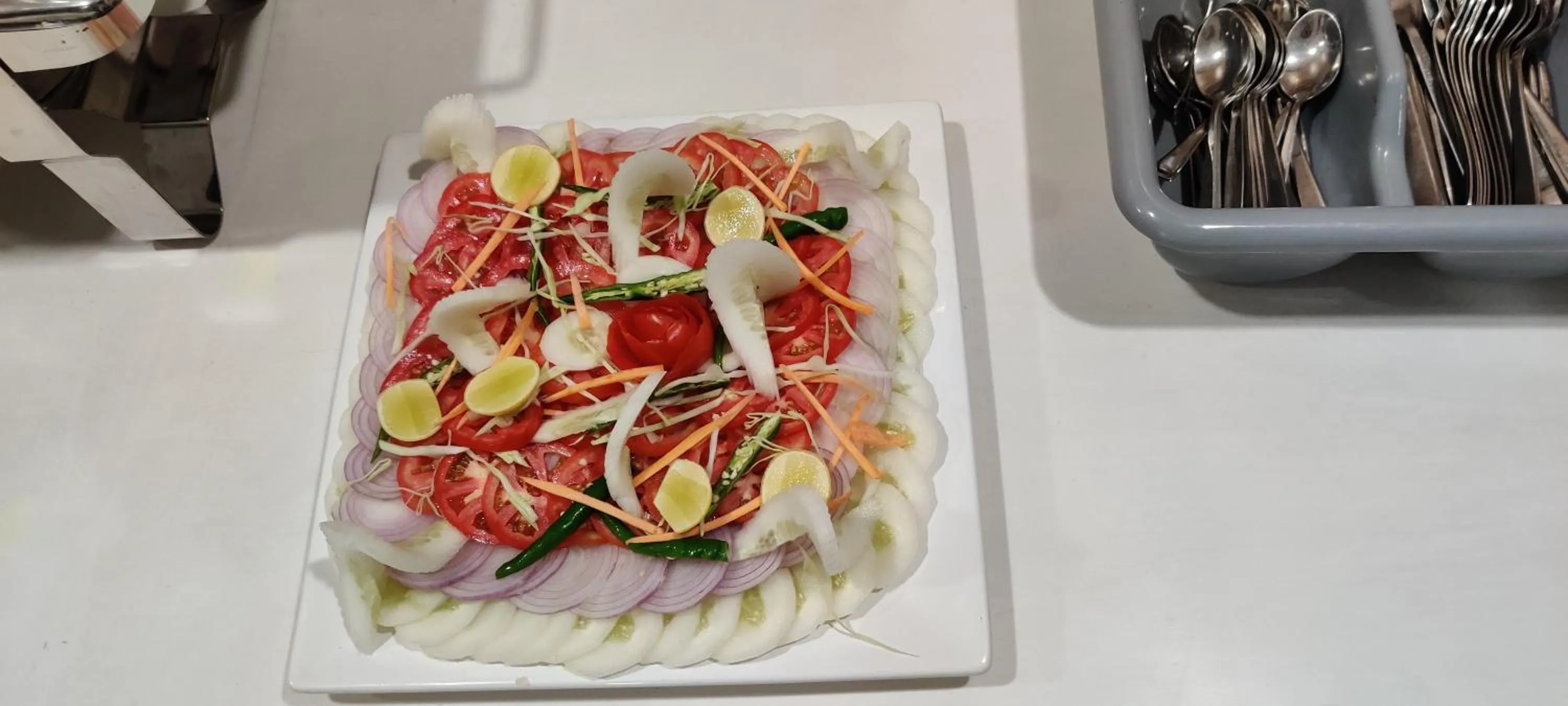 Food and drinks in Hotel Keshav Residency - Medicity Gurugram, near Medanta Hospital