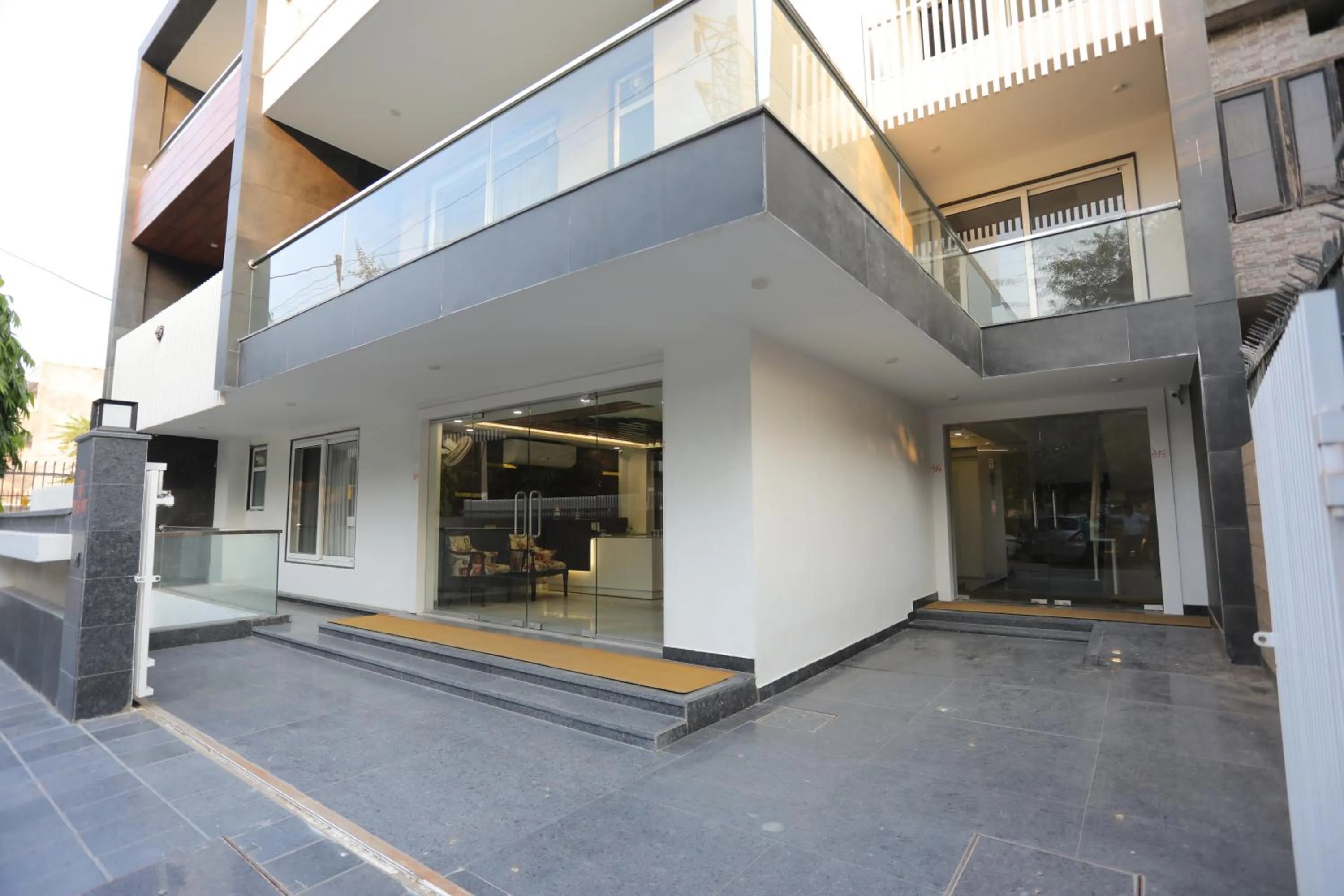 Hotel Keshav Residency - Medicity Gurugram, near Medanta Hospital