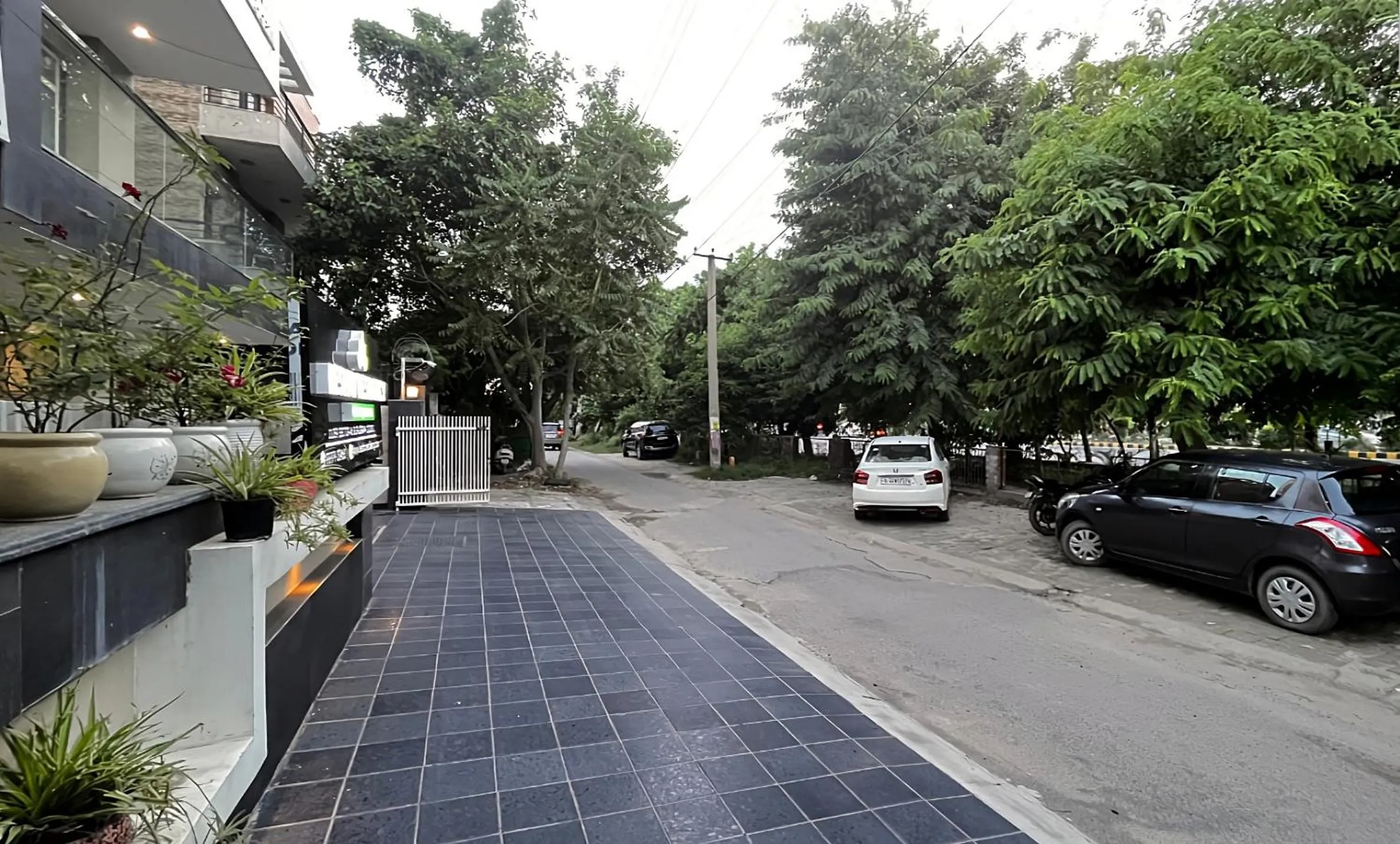 Hotel Keshav Residency - Medicity Gurugram, near Medanta Hospital